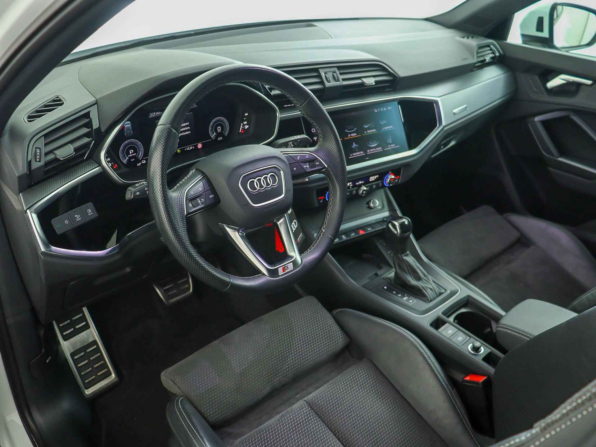 Audi Q3 45 TFSI e 245 PK S edition | S-Line | Matrix LED | Camera | Navigatie | Stoelverwarming | 18" | - 3/52
