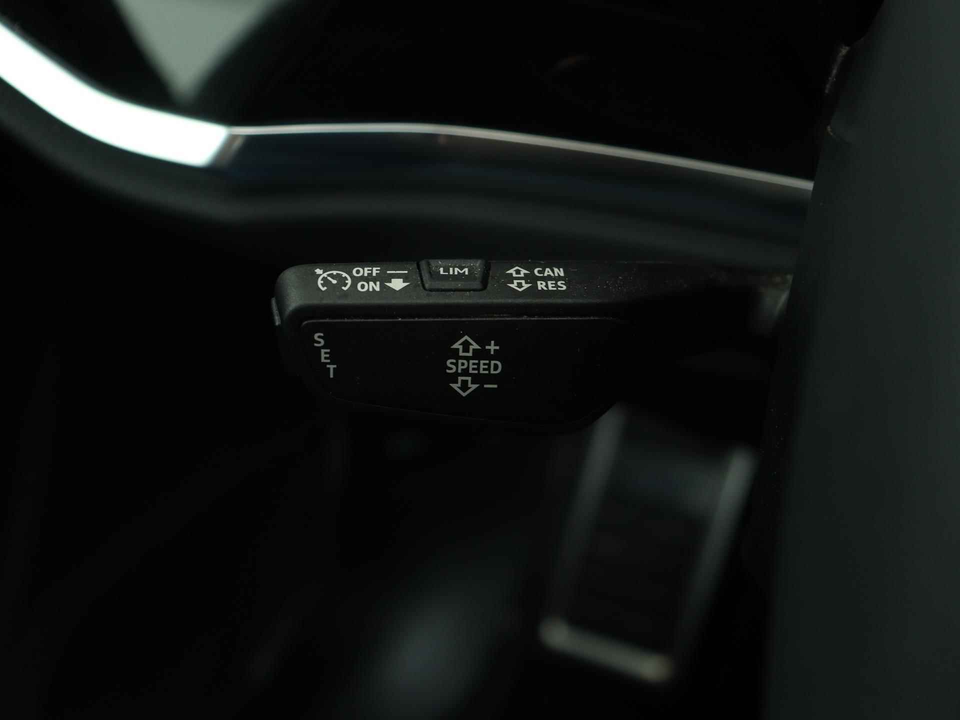 Audi Q3 45 TFSI e 245 PK S edition | S-Line | Matrix LED | Camera | Navigatie | Stoelverwarming | 18" | - 34/52