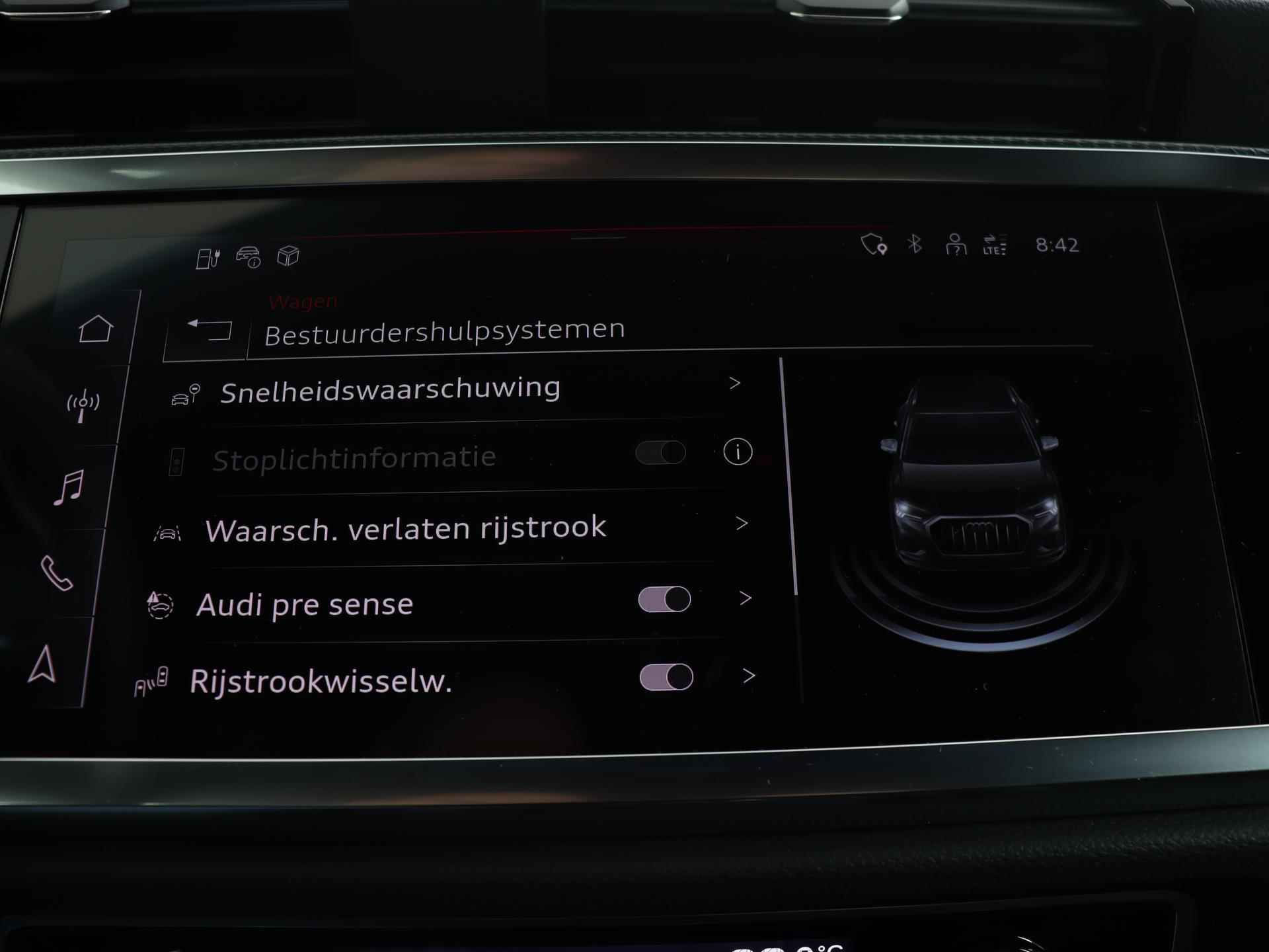 Audi Q3 45 TFSI e 245 PK S edition | S-Line | Matrix LED | Camera | Navigatie | Stoelverwarming | 18" | - 45/52