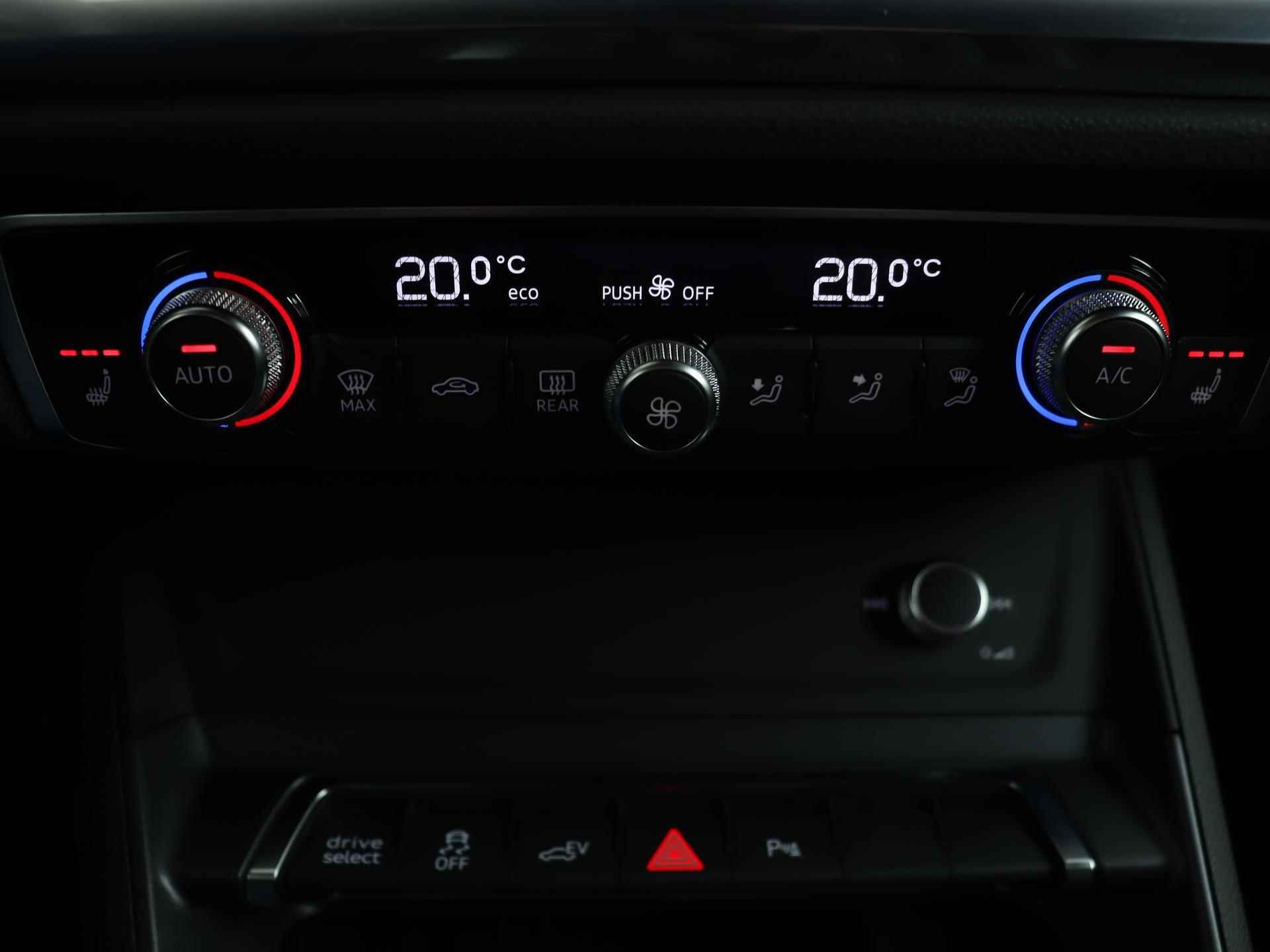 Audi Q3 45 TFSI e 245 PK S edition | S-Line | Matrix LED | Camera | Navigatie | Stoelverwarming | 18" | - 49/52