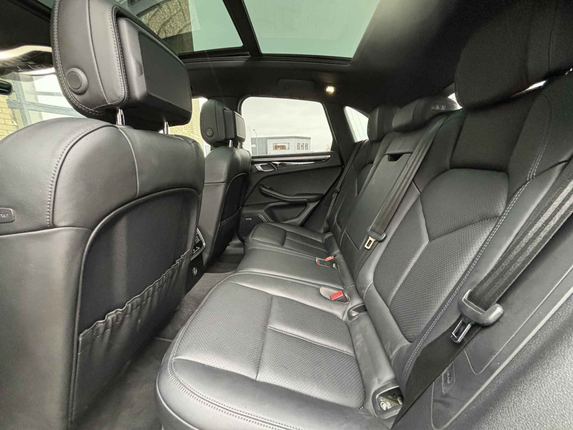 Porsche Macan 3.0 S 354 PK-PANORAMA-LUCHTVERING-STOELEN 14 VOUDIG-SURROUND VIEW-ACC-TREKHAAK-ZEER COMPLEET - 10/29