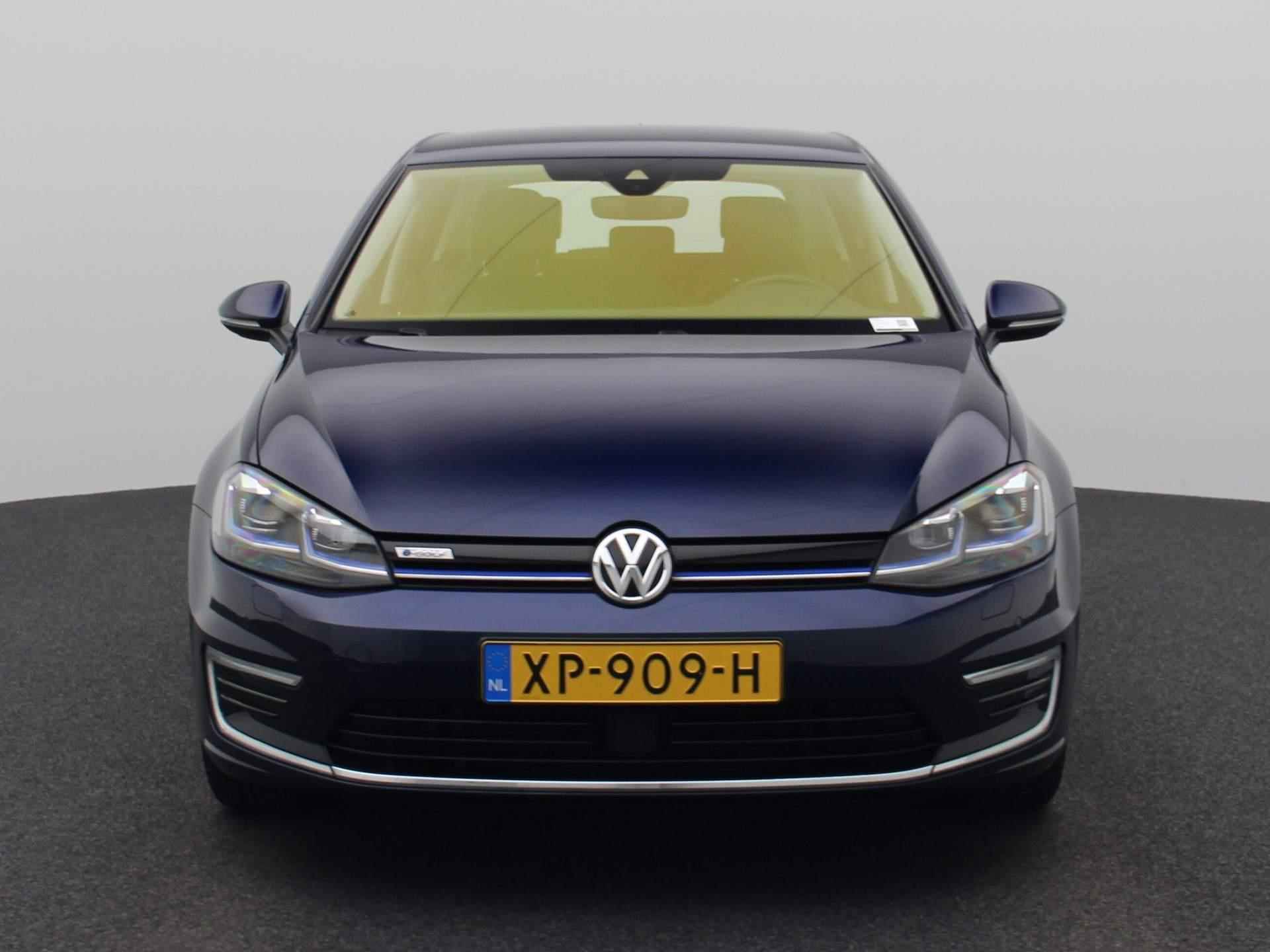 Volkswagen e-Golf e-Golf | LEDEREN BEKLEDING | NAVIGATIE | ACHTERUITRIJCAMERA | LED | CLIMATE CONTROL | PARKEERSENSOREN | - 3/40