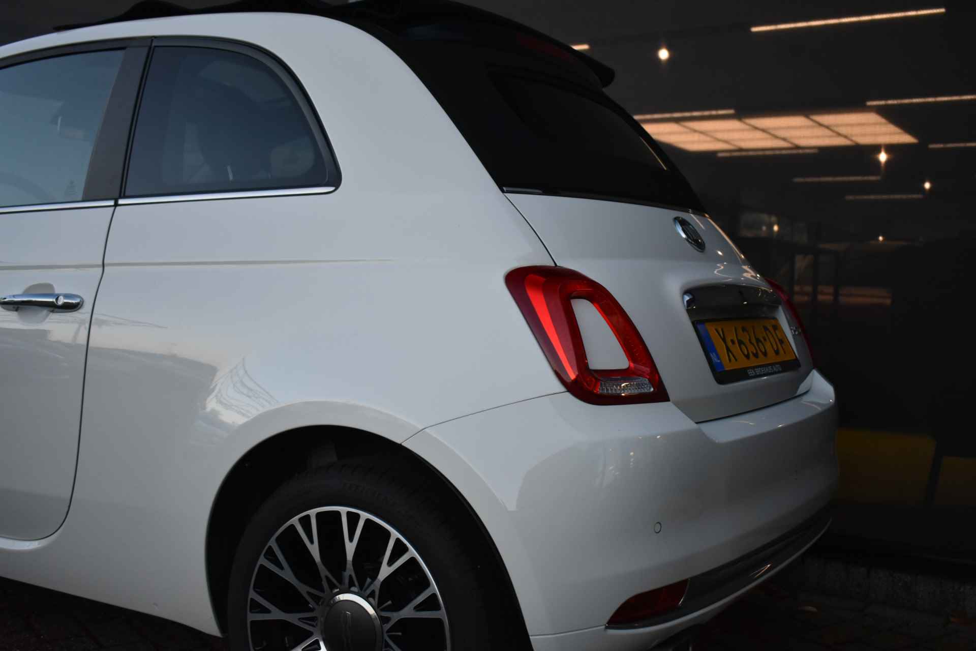 Fiat 500C 1.0 Hybrid Dolcevita | Navigatie | Parkeersensoren | Climate Control | 15"LMV | Cruise Control | Apple Carplay | Android Auto | - 25/39