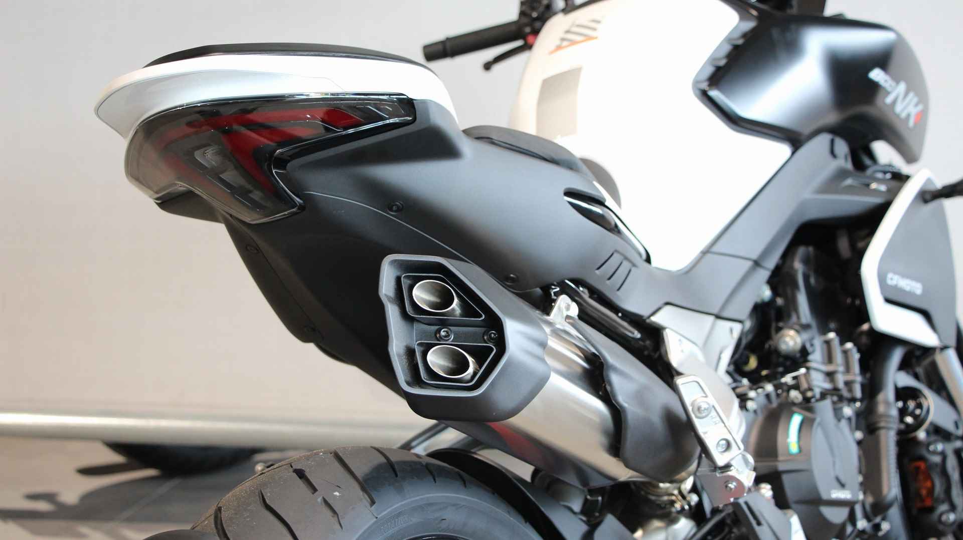 Cfmoto 800 NK - 10/16