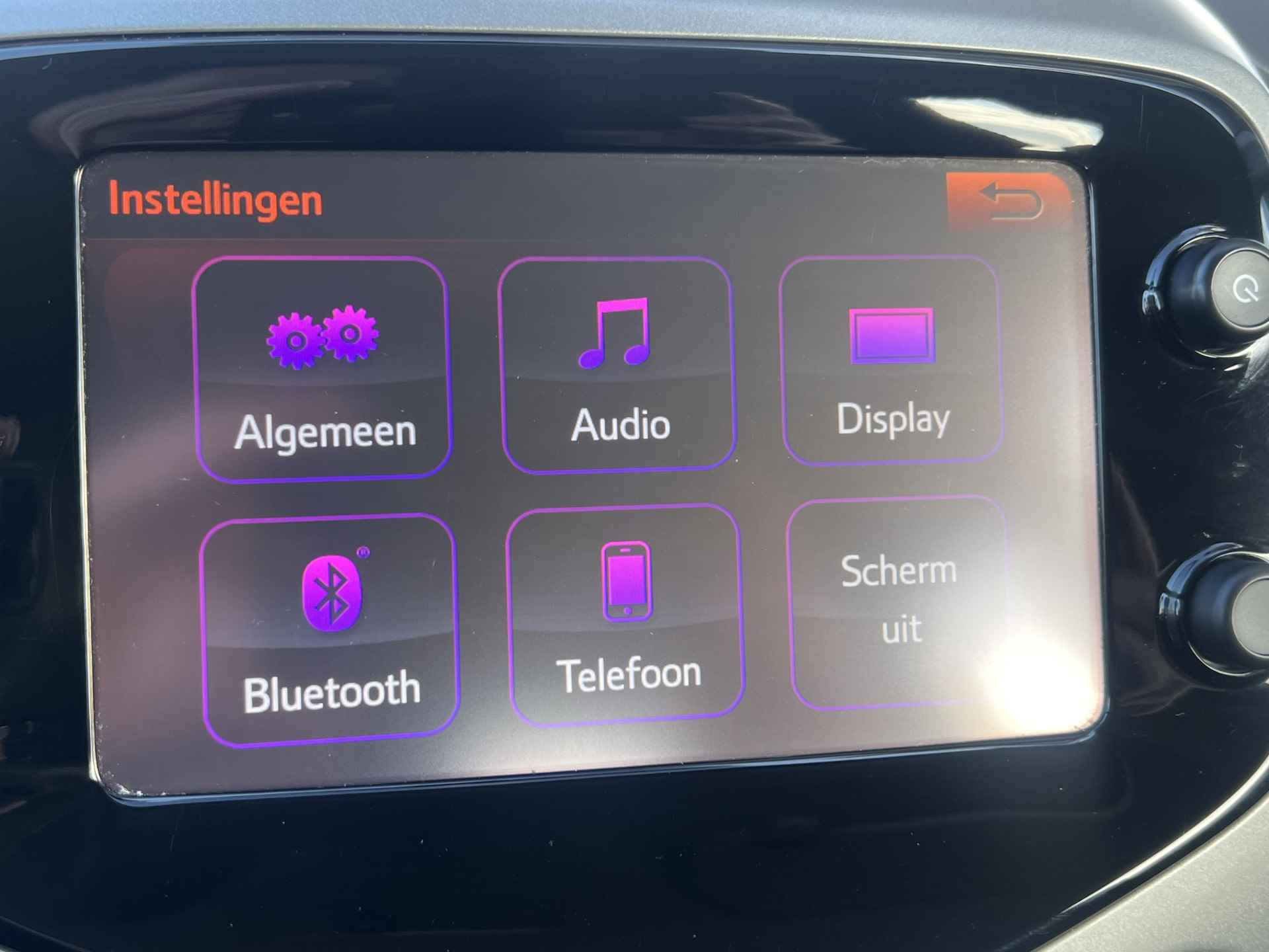 Toyota Aygo 1.0 VVT-i 5-Deurs X-play Navigatie Airconditioning Achteruitrijcamera Bluetooth Led Elek. Ramen + Spiegel CV+  Ab NL Auto - 21/36