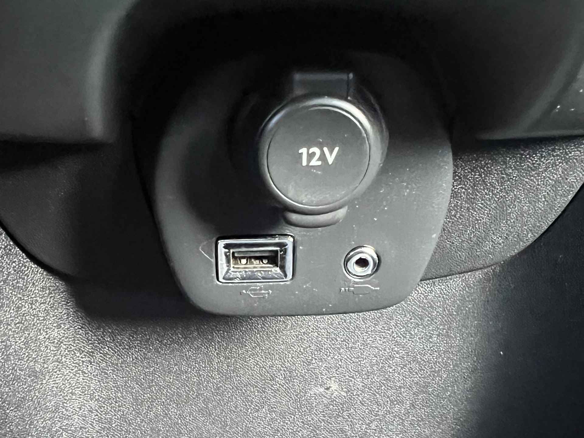 Toyota Aygo 1.0 VVT-i 5-Deurs X-play Navigatie Airconditioning Achteruitrijcamera Bluetooth Led Elek. Ramen + Spiegel CV+  Ab NL Auto - 23/36