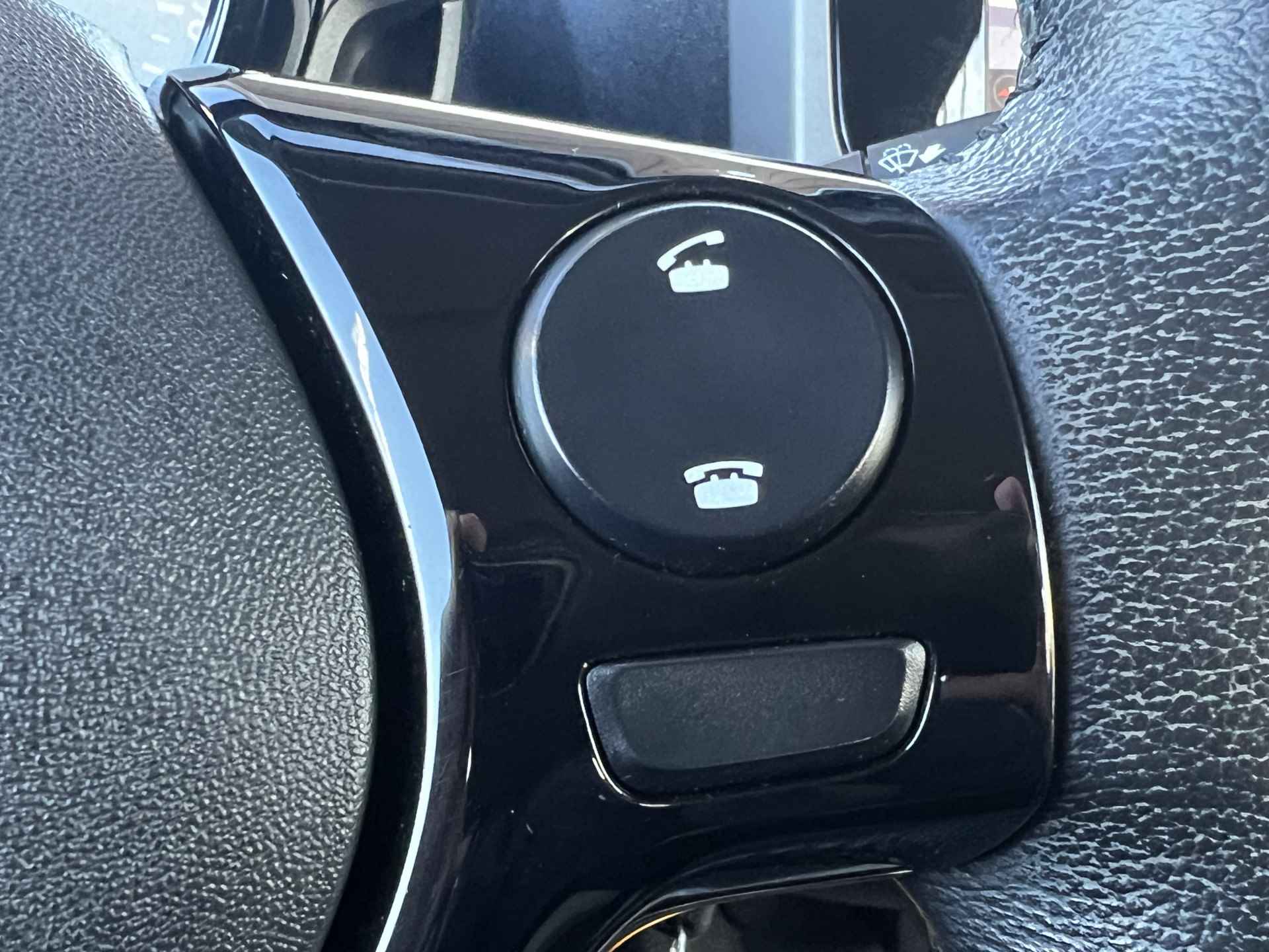 Toyota Aygo 1.0 VVT-i 5-Deurs X-play Navigatie Airconditioning Achteruitrijcamera Bluetooth Led Elek. Ramen + Spiegel CV+  Ab NL Auto - 28/36