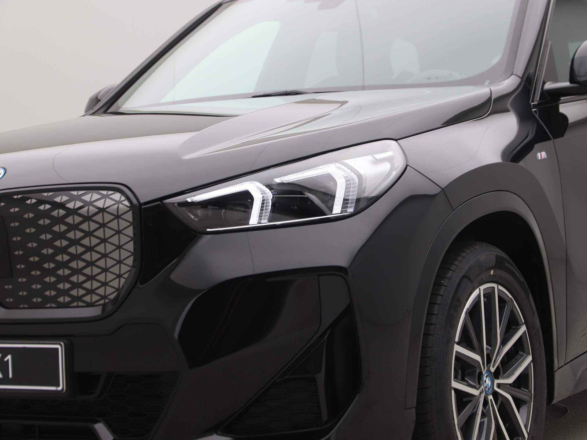 BMW iX1 xDrive30 Launch Edition - 19/22