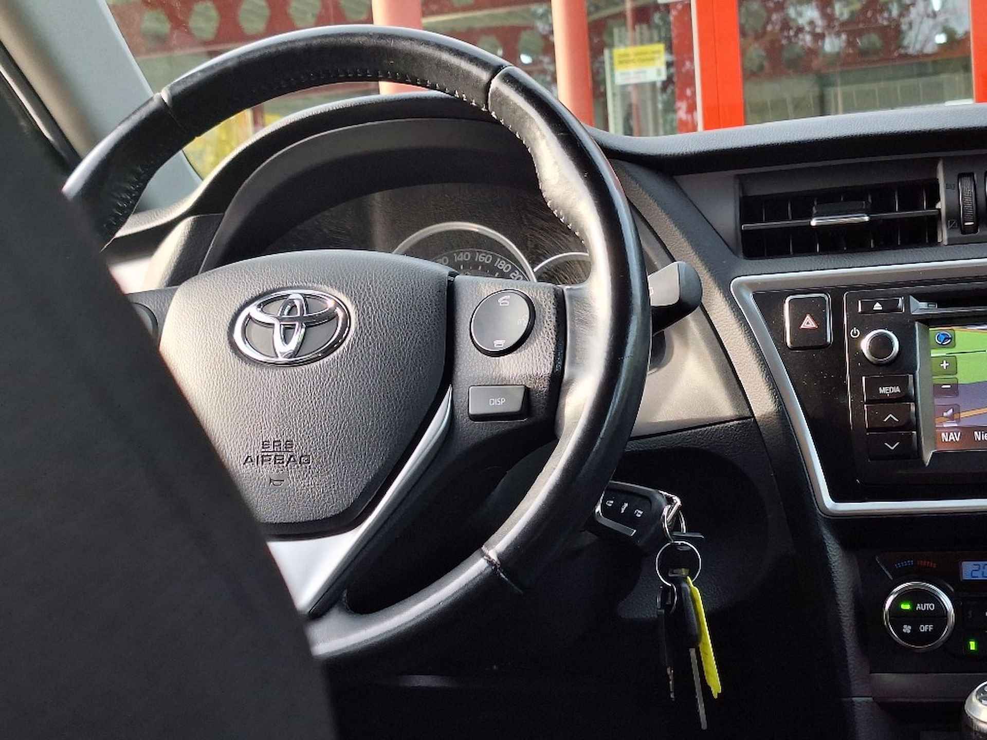 Toyota Auris 1.3 Aspiration | Camera | Navigatie | Trekhaak - 23/32