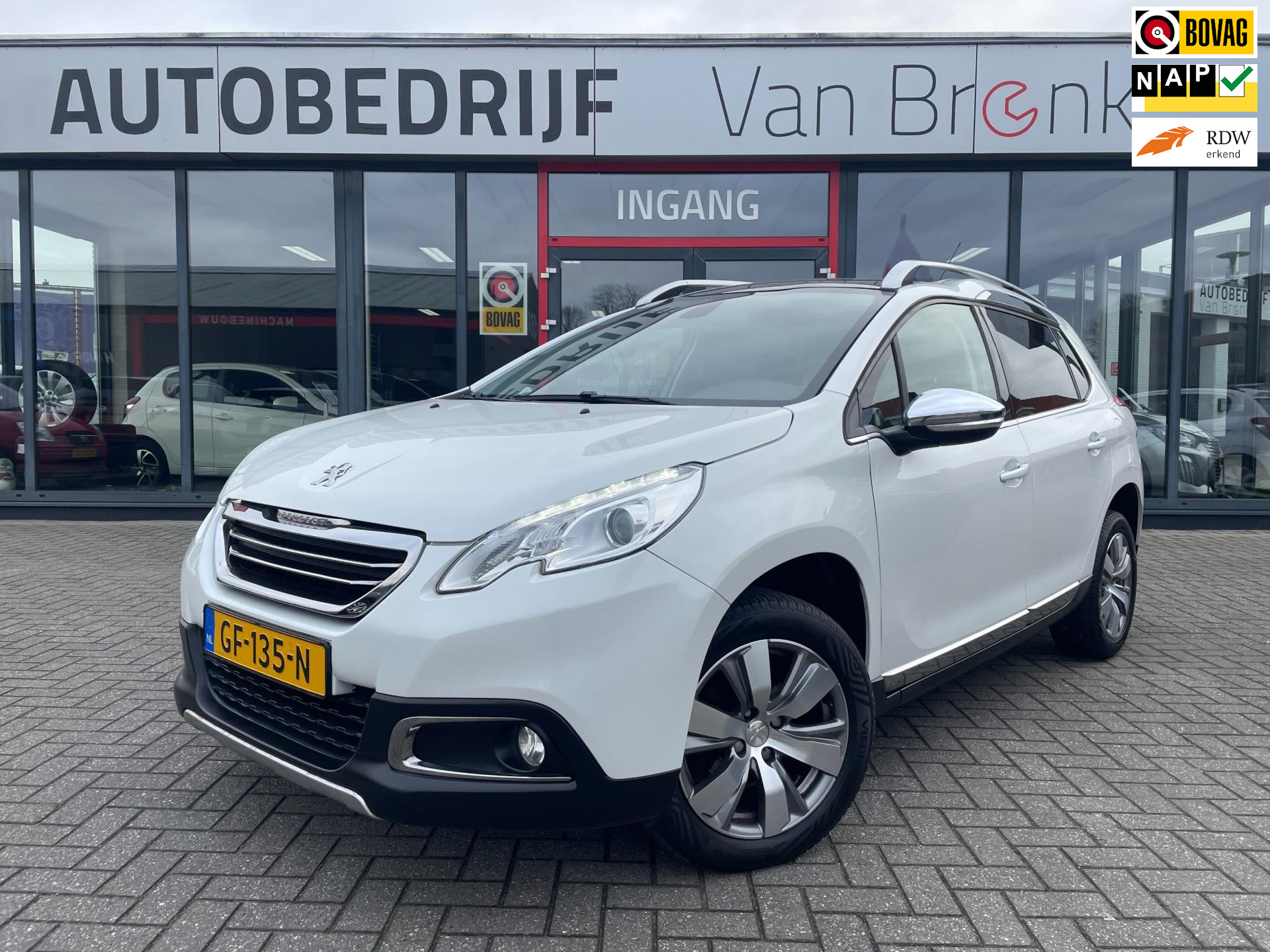 Peugeot 2008 1.2 PureTech Allure | Panodak | PDC | Bluetooth