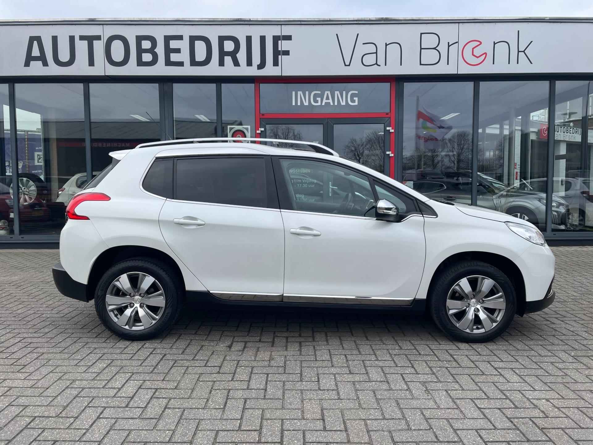 Peugeot 2008 1.2 PureTech Allure | Panodak | PDC | Bluetooth - 5/30