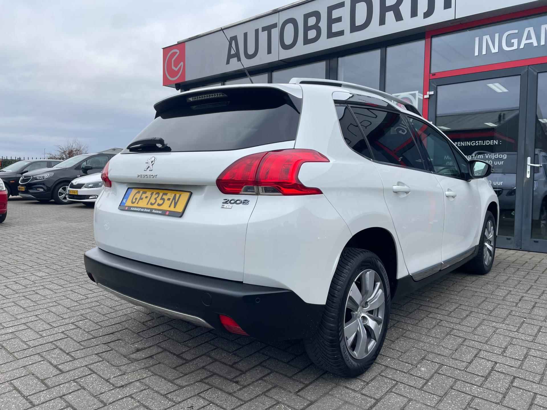 Peugeot 2008 1.2 PureTech Allure | Panodak | PDC | Bluetooth - 9/30