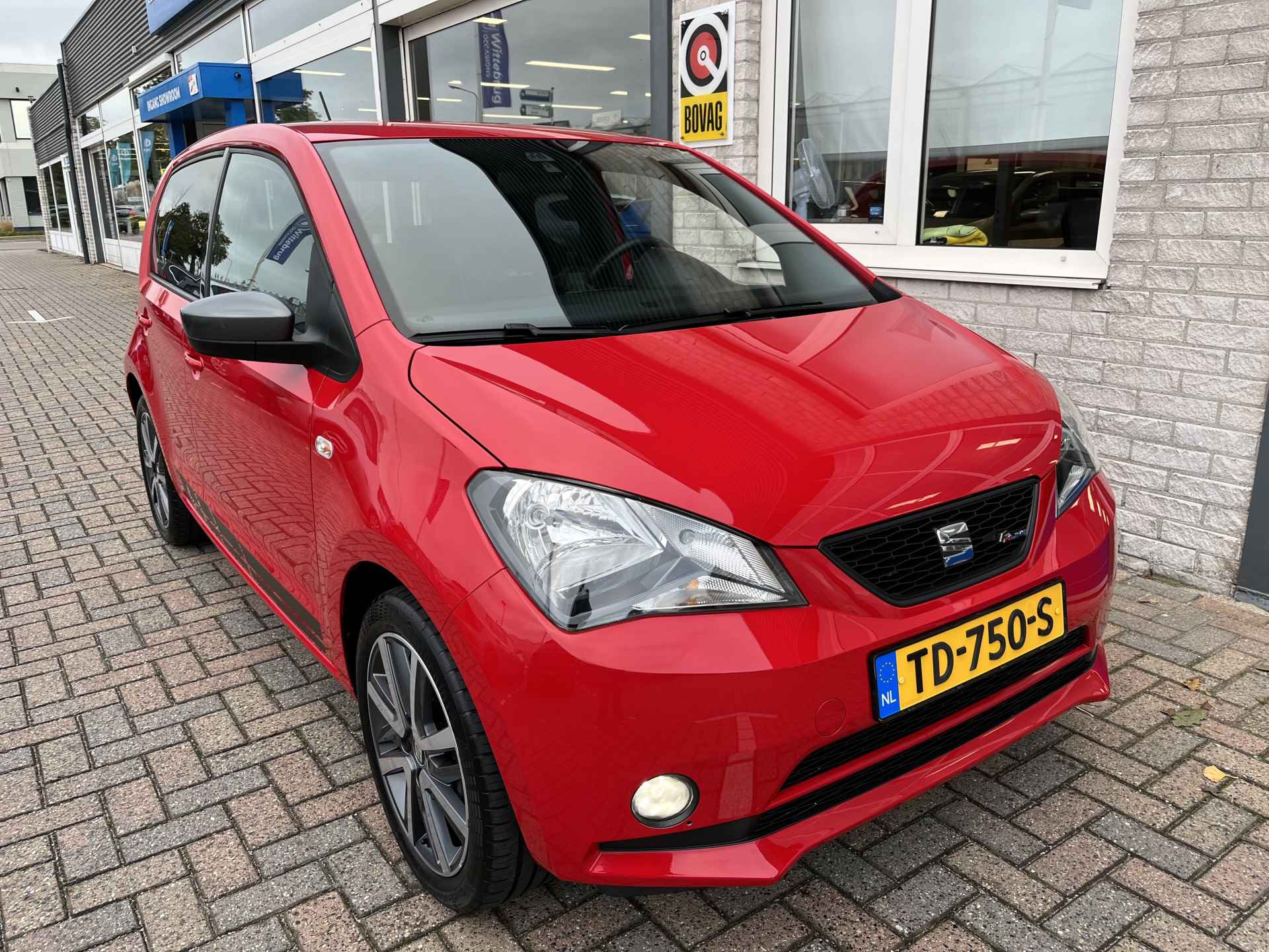 SEAT Mii 1.0 FR Intense / CRUISE/ BLUETOOTH/ PARK. SENSOREN/ CLIMA/ ELEKTR. SPIEGELS/ 16"LMV - 34/37