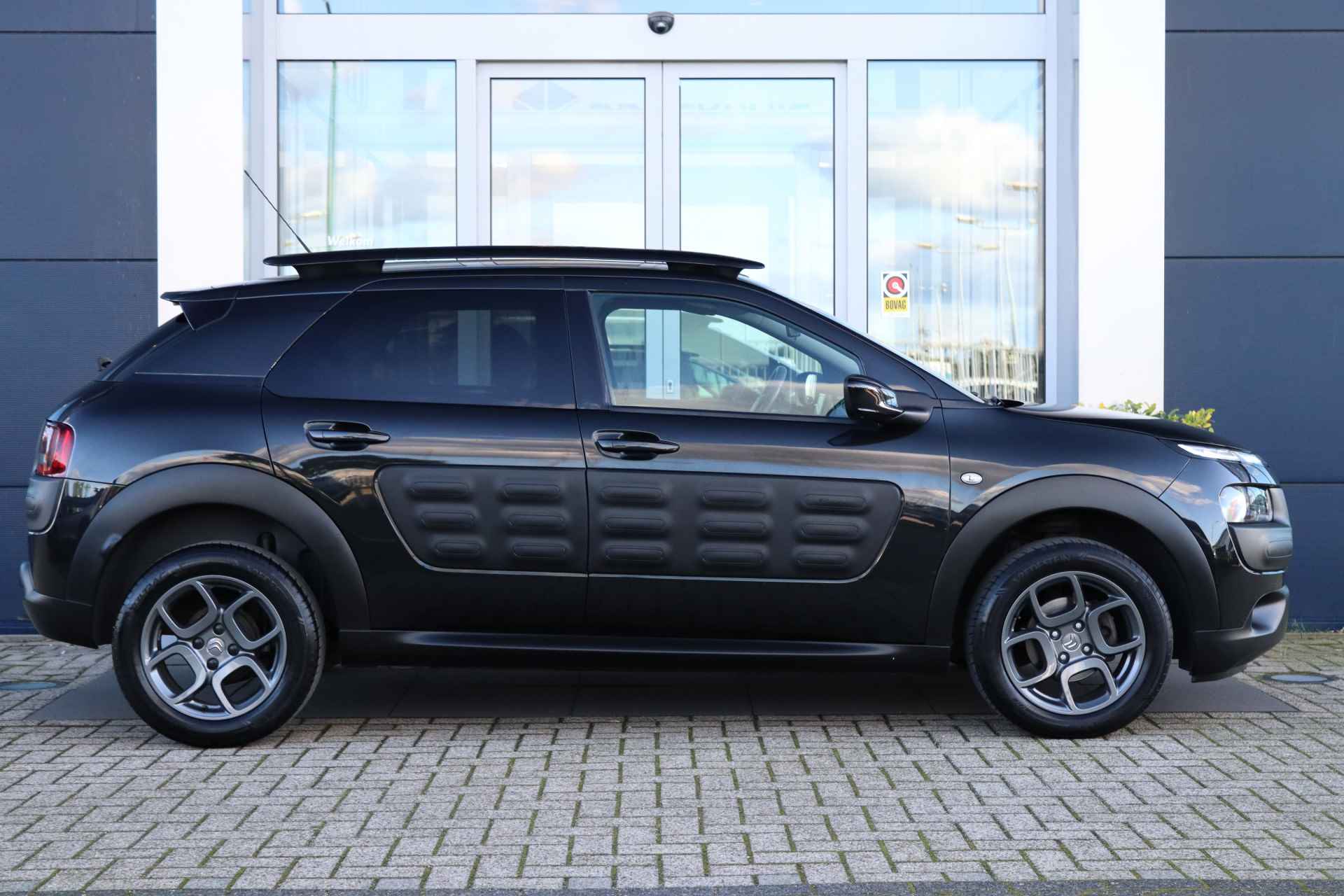 Citroën C4 Cactus 1.2 PureTech Shine | Navigatie | Climate Control | Sensoren achter | Getint glas | Cruise Control - 5/22