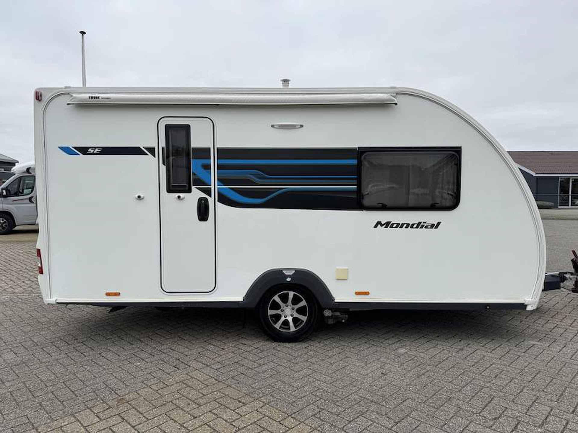 Swift Mondial 420 SE LUIFEL - MOVER - VOORTENT - 8/24