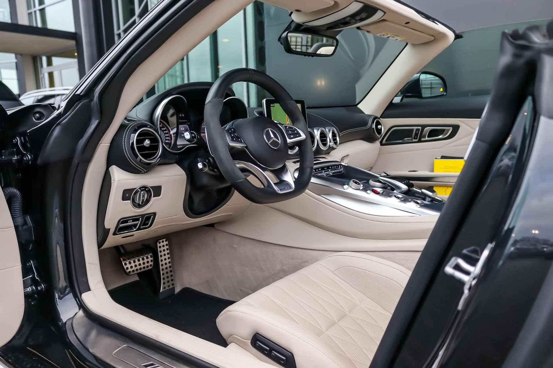 Mercedes-Benz AMG GT GT C Automaat Roadster | Keramische remmen l Designo | Burmester Audio | AMG Interieurpakket | LED | Comand Online | AMG Performance Uitlaat - 3/41