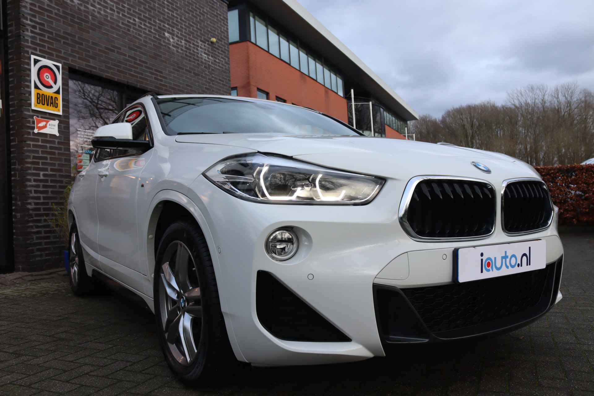 BMW X2 sDrive20i M-Sport LED/Leder/Head-up/Camera/Navi+/elek. klep/DAB - 35/40