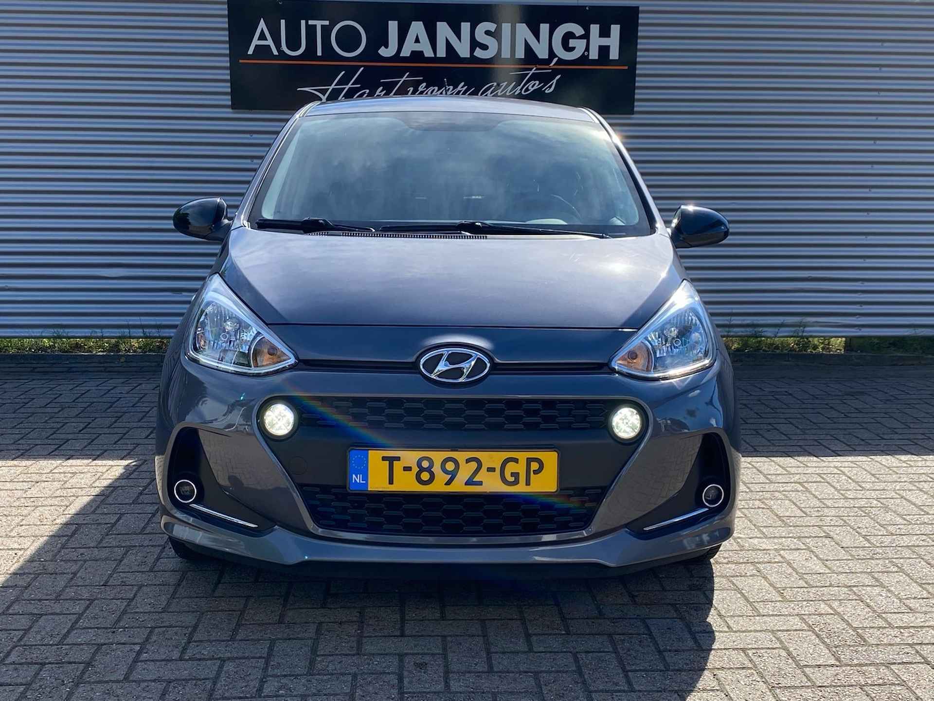 Hyundai i10 1.0i Comfort 5p. | Cruise Control | Stoelverwarming | Clima | Stuurverwarming | RIJKLAARPRIJS INCL 12 MAANDEN GARANTIE EN BEURT - 6/22