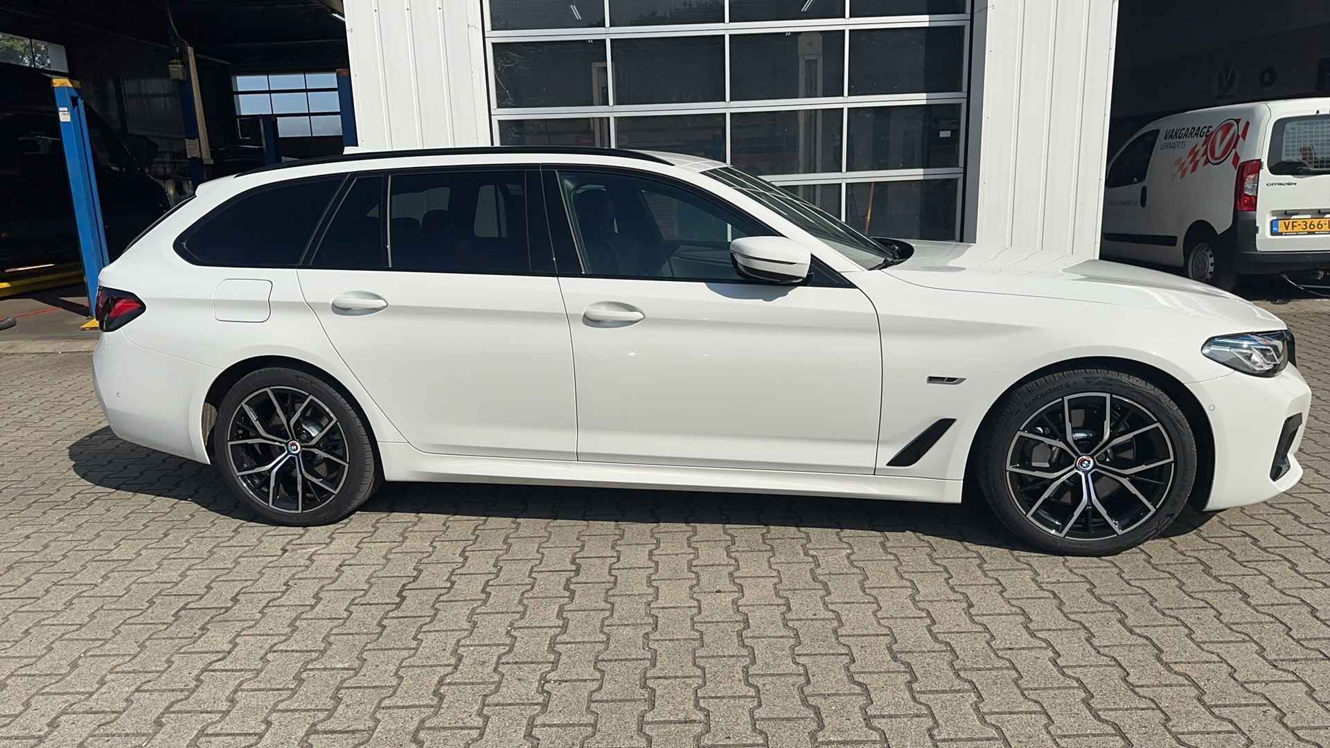 BMW 5-serie Touring 530e M-Sport Business Edition Plus PHEV - 8/28