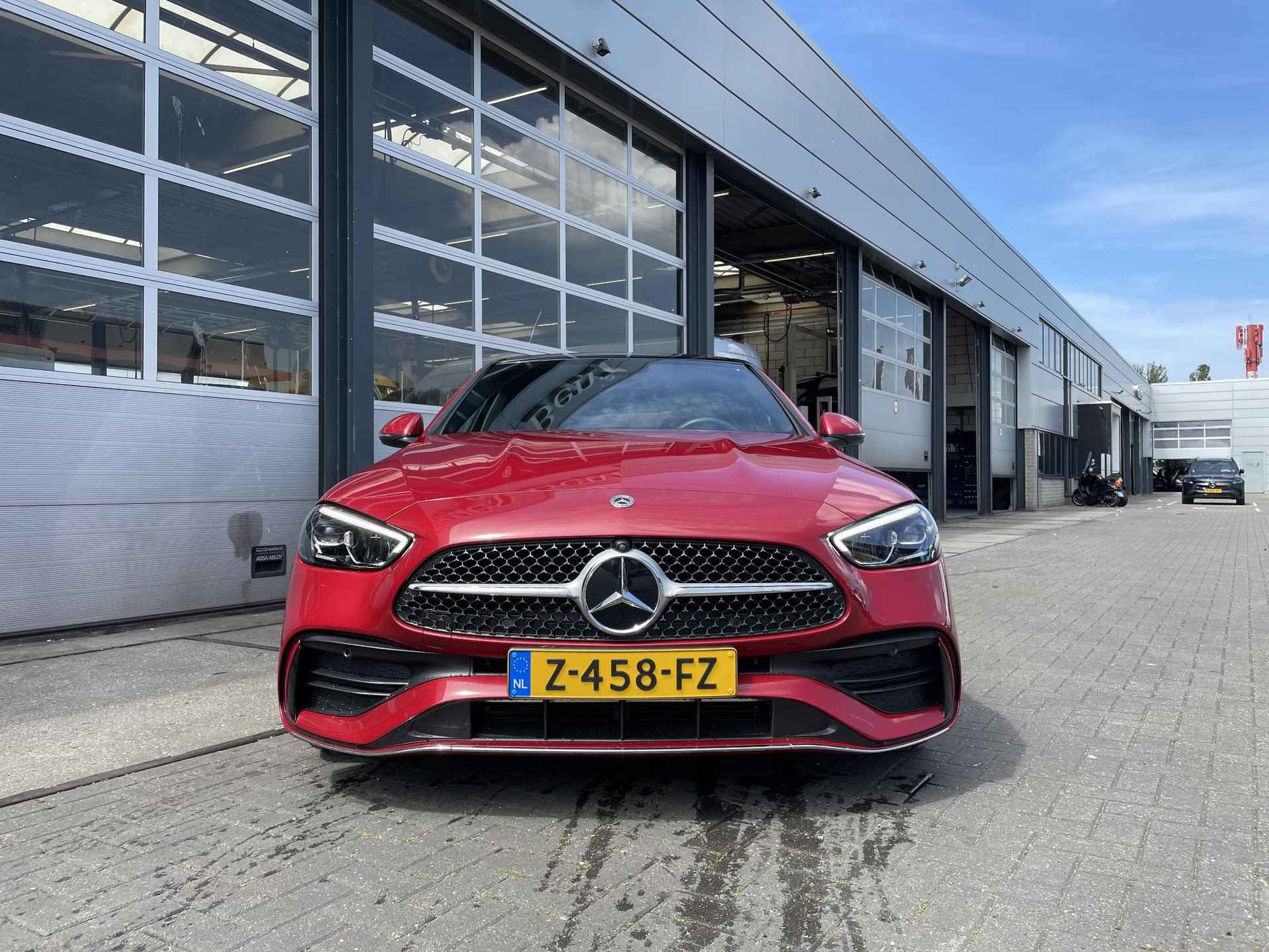 Mercedes-Benz C-klasse 200 AMG Line | Premium PLUS | Panoramadak | Memorystoelen Verwarmd | 360° Camera | Distronic | Burmester® 3D | Head-up display | Sfeerverlichting - 5/21