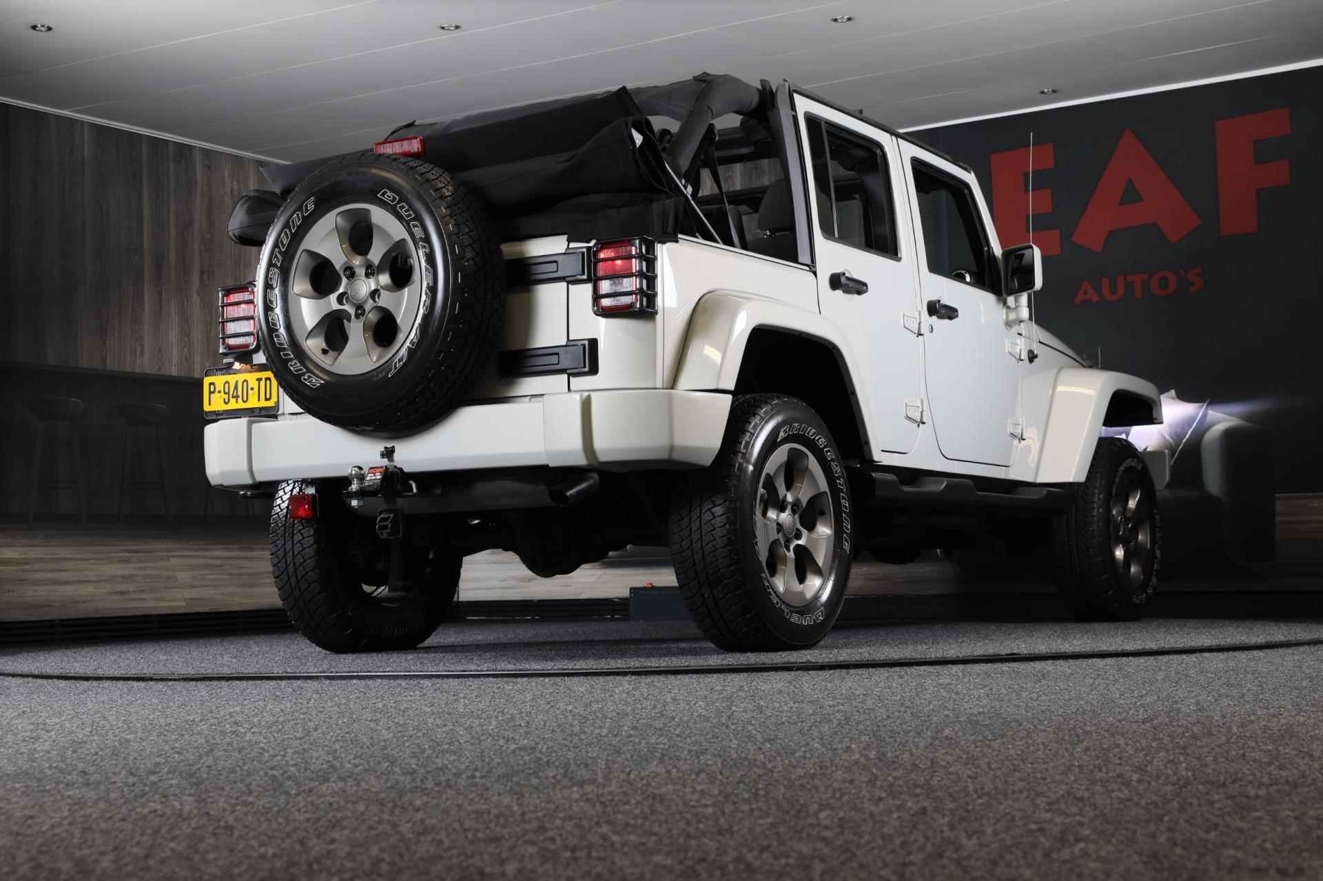 Jeep Wrangler Unlimited CABRIO 3.6 Sahara / 6 Bak / Airco / Navi / Camera / Elek Pakket / Cruise Control / Led / Trekhaak / 18 Inc - 6/46