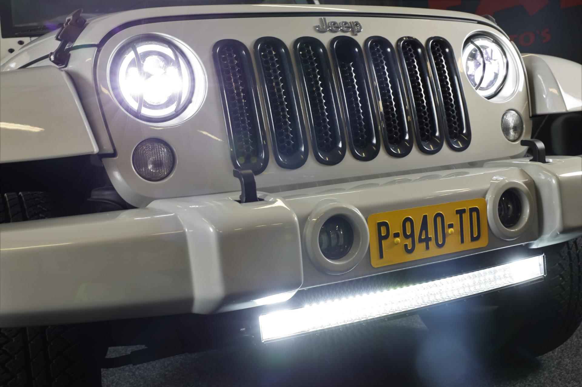 Jeep Wrangler Unlimited CABRIO 3.6 Sahara / 6 Bak / Airco / Navi / Camera / Elek Pakket / Cruise Control / Led / Trekhaak / 18 Inc - 37/46