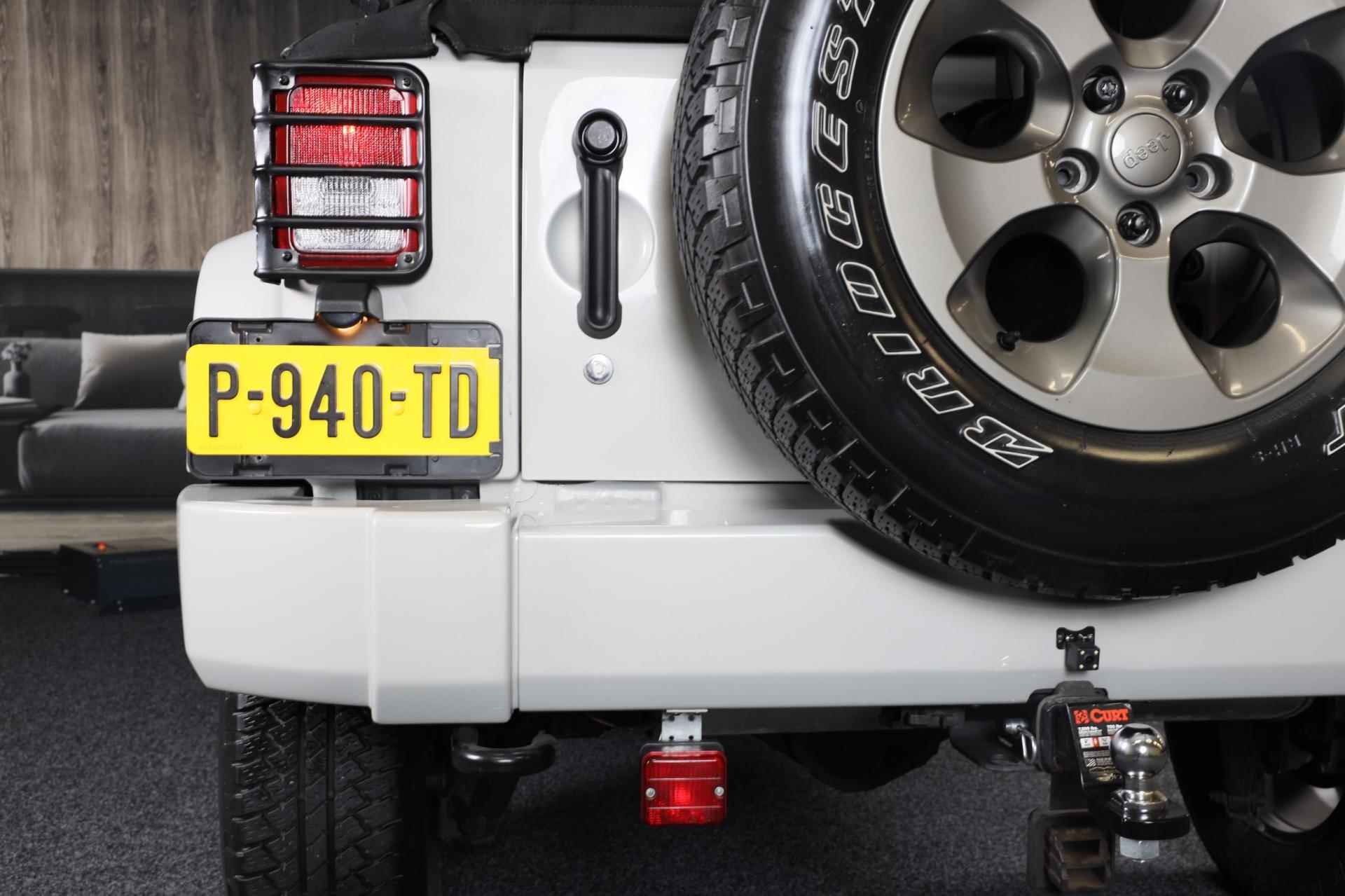 Jeep Wrangler Unlimited CABRIO 3.6 Sahara / 6 Bak / Airco / Navi / Camera / Elek Pakket / Cruise Control / Led / Trekhaak / 18 Inc - 39/46