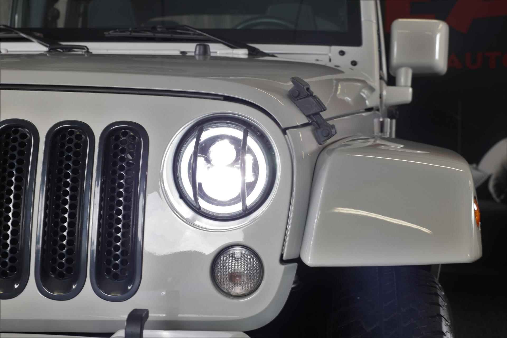 Jeep Wrangler Unlimited CABRIO 3.6 Sahara / 6 Bak / Airco / Navi / Camera / Elek Pakket / Cruise Control / Led / Trekhaak / 18 Inc - 42/46