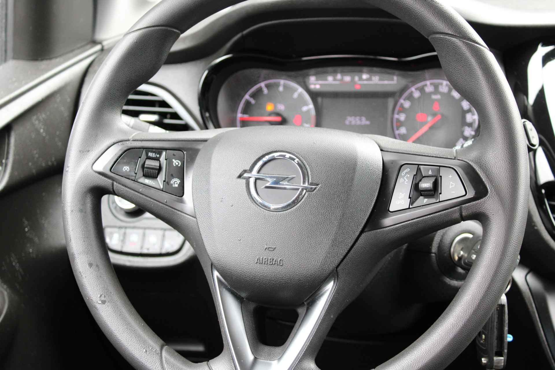 Opel KARL 1.0 5drs ROCKS Online Edition Navigatie / Park Pilot / 15"LMV / Bluetooth / LED / Cruise control / CPV / Elec. Ramen ''Vraag een vrijblijvende offerte aan!" - 6/26