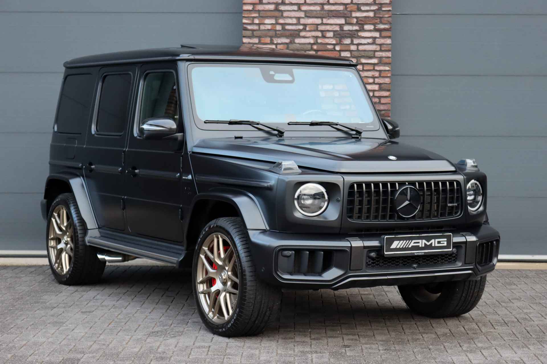 Mercedes-Benz G-Klasse AMG 63 Aut9 | Facelift | 'Manufaktur' | Performance-pakket | Distronic+ | AMG Drivers Package | Verwarmd Stuurwiel | Carbonpakket | Trekhaak | Keyless Go | Massage | Techniekpakket | - 4/54