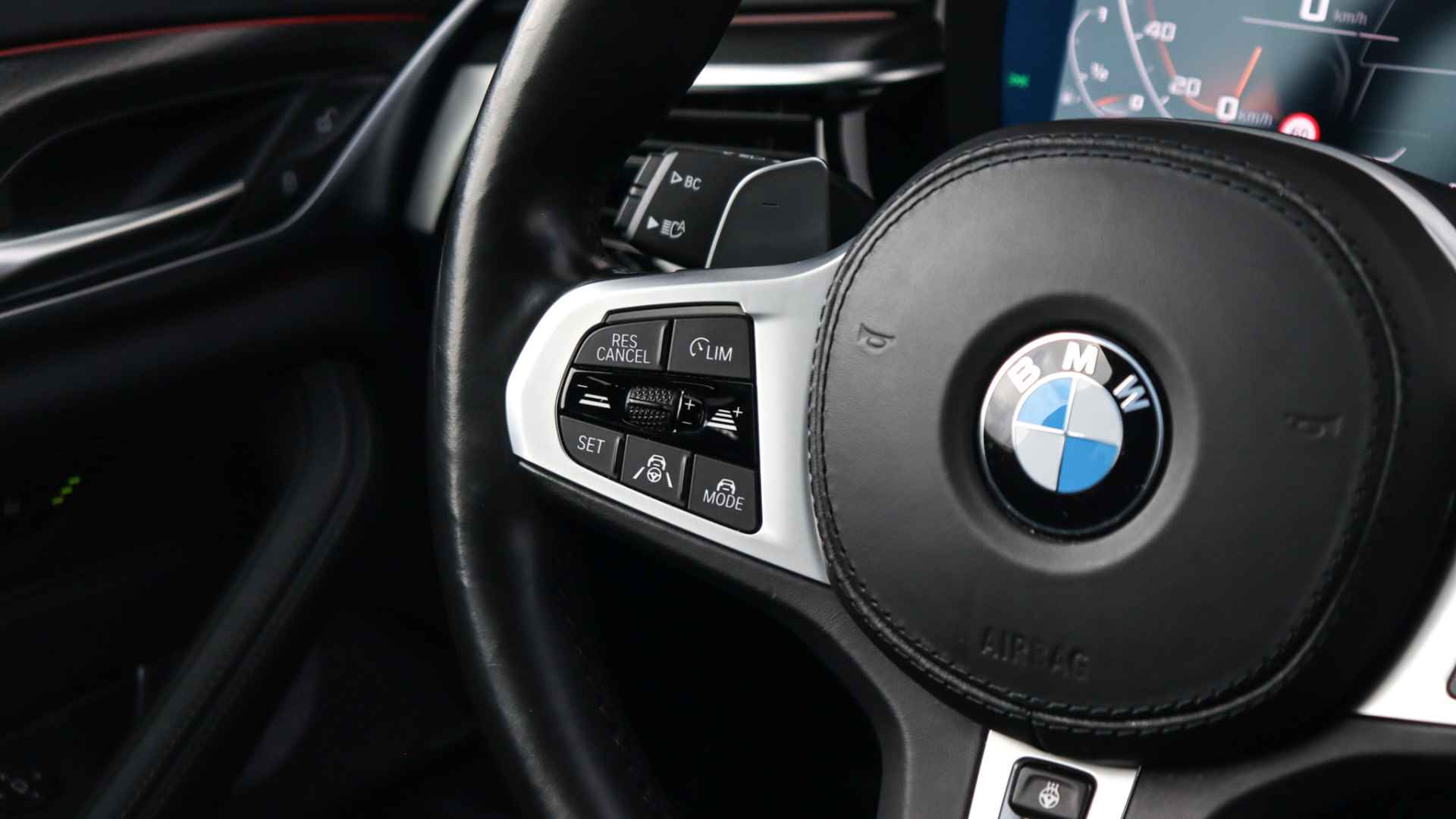 BMW 5 Serie M550i xDrive High Executive | Massage | Bowers & Wilkins | Schuifdak | Laserlight | Standkachel | Head-up | Stoelventilatie - 35/38