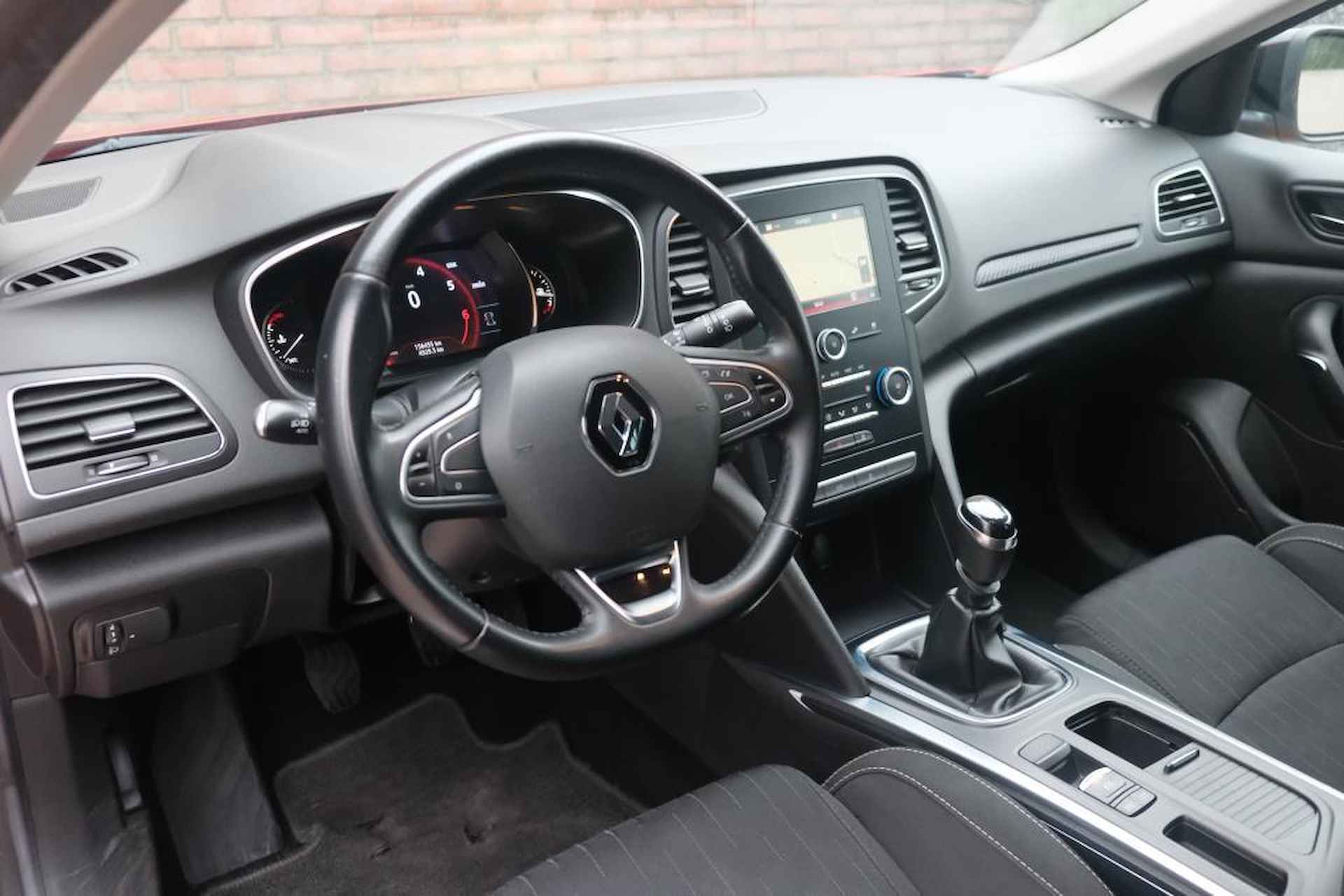 Renault Mégane 1.3 TCe 115pk Estate Limited | Navi | Climate | Cruise | PDC | Trekhaak - 7/26