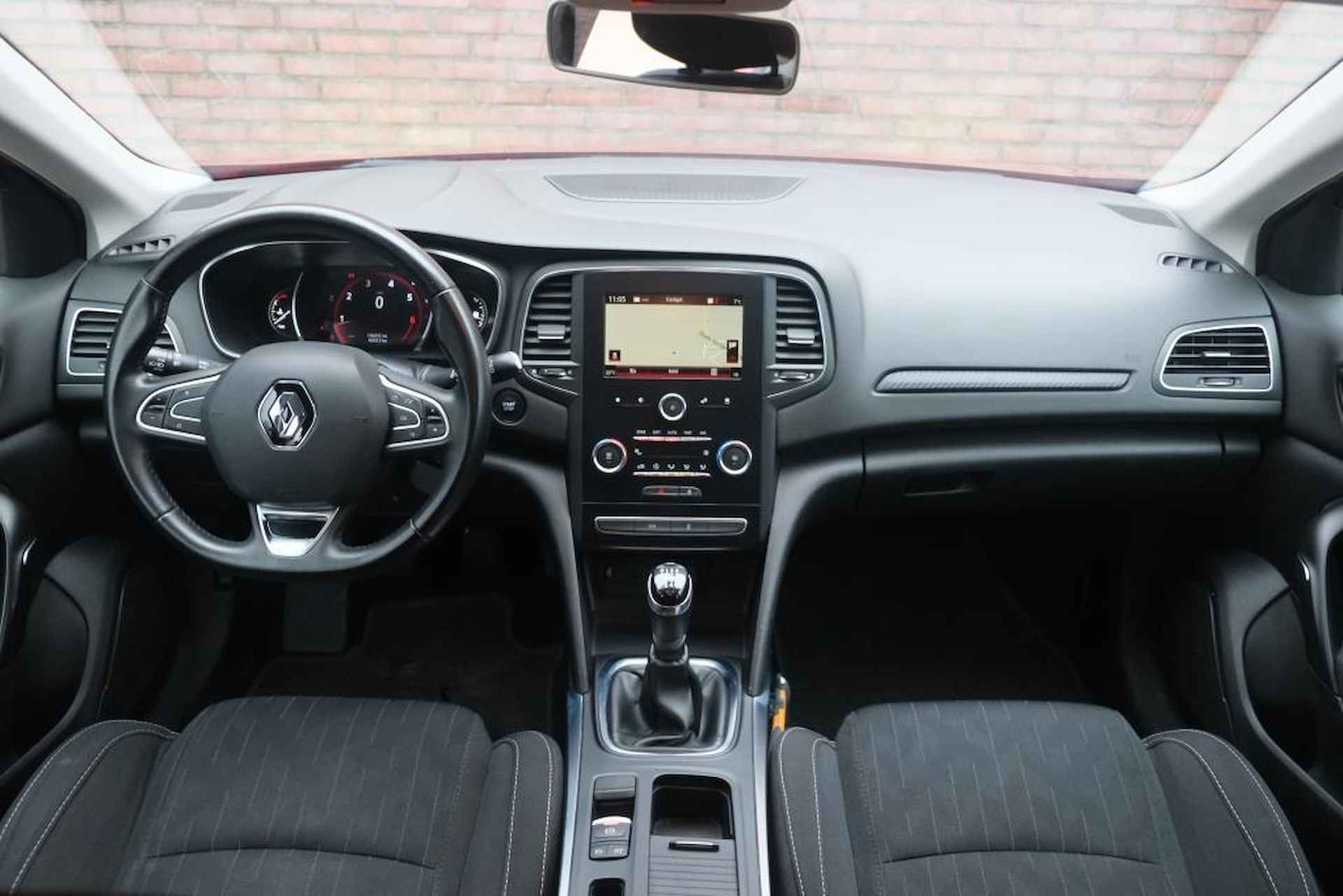 Renault Mégane 1.3 TCe 115pk Estate Limited | Navi | Climate | Cruise | PDC | Trekhaak - 8/26