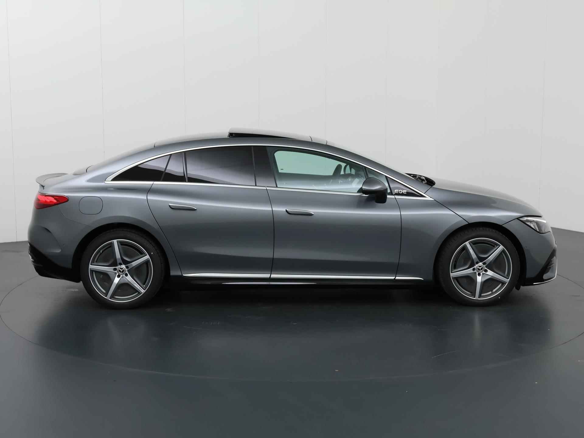 Mercedes-Benz EQE 300 AMG Line | Panorama-schuifdak | Rij-Assist | Memory Zetels | Sfeerverlichting | Burmester3D | Apple Carplay/Android Auto - 7/43