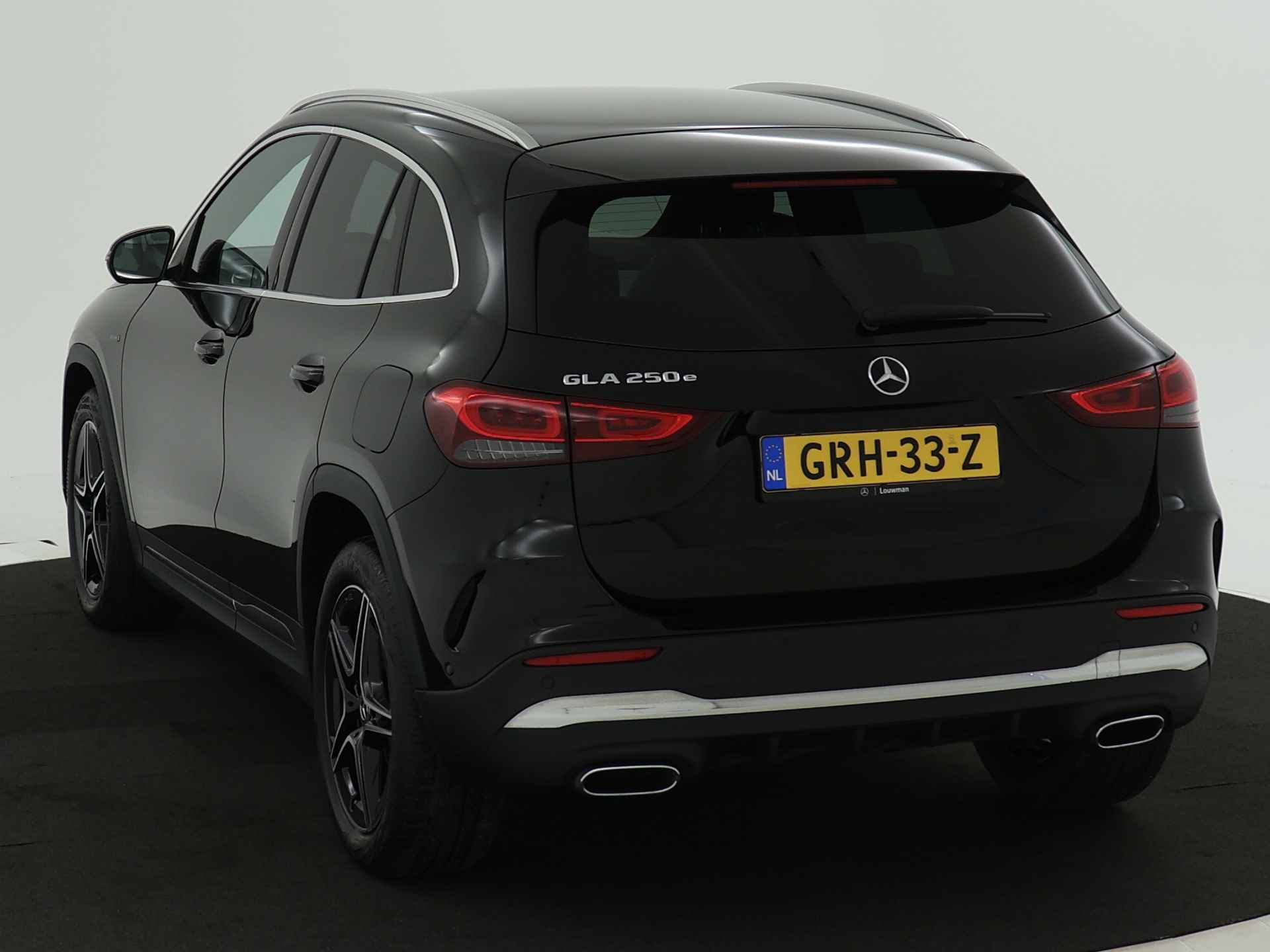 Mercedes-Benz GLA 250 e AMG Plug-In Hybride Sportpakket | Distronic | Augmented Reality | Parkeerpakket met Camera | Apple CarPlay | LED Verlichting | Inclusief 24 maanden MB Certified garantie voor Europa. - 17/45