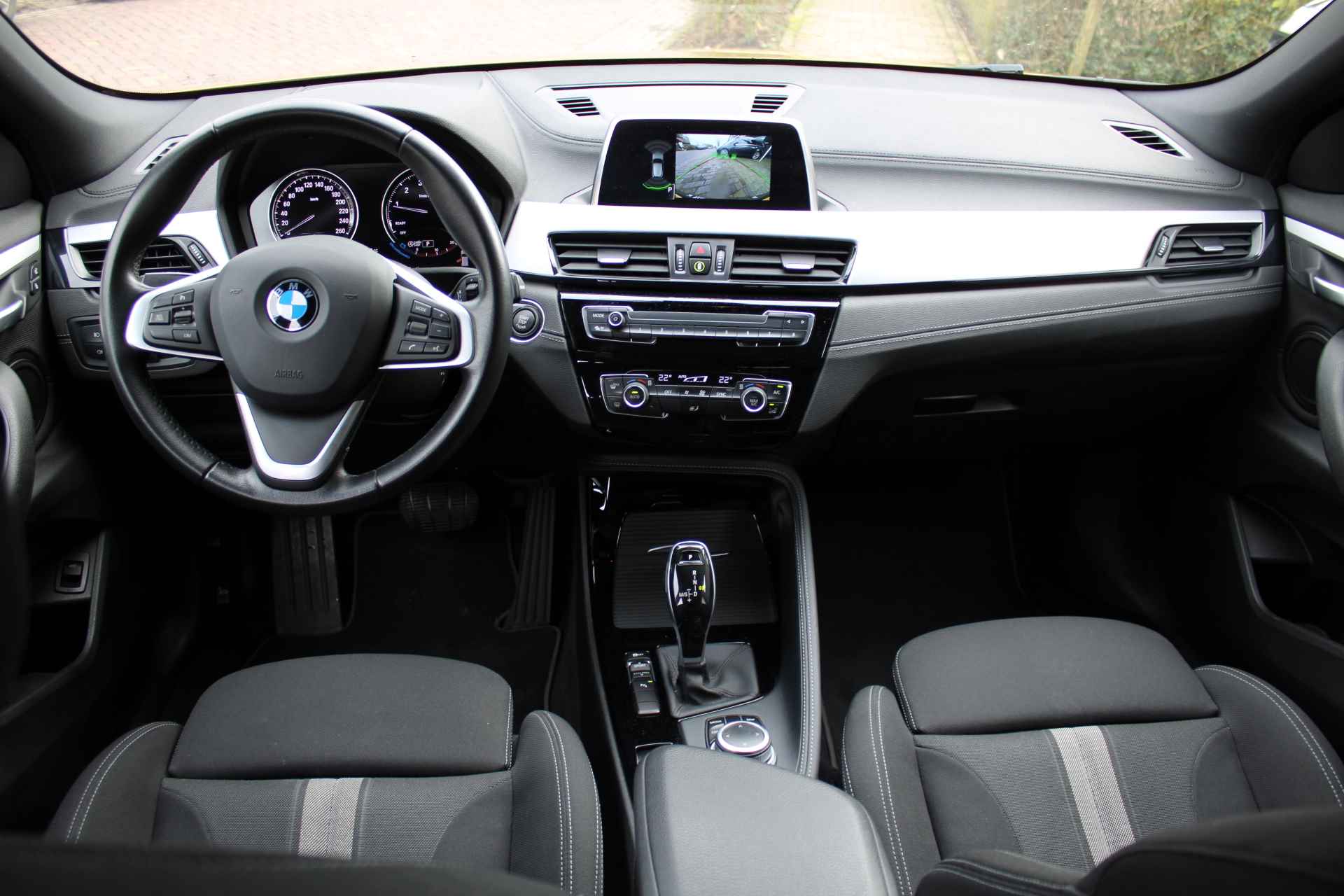 BMW X2 (f39) sDrive20i 192PK Executive Automaat + 18"/ Navi/ Camera/ Panorama/ LED/ NL auto - 16/49