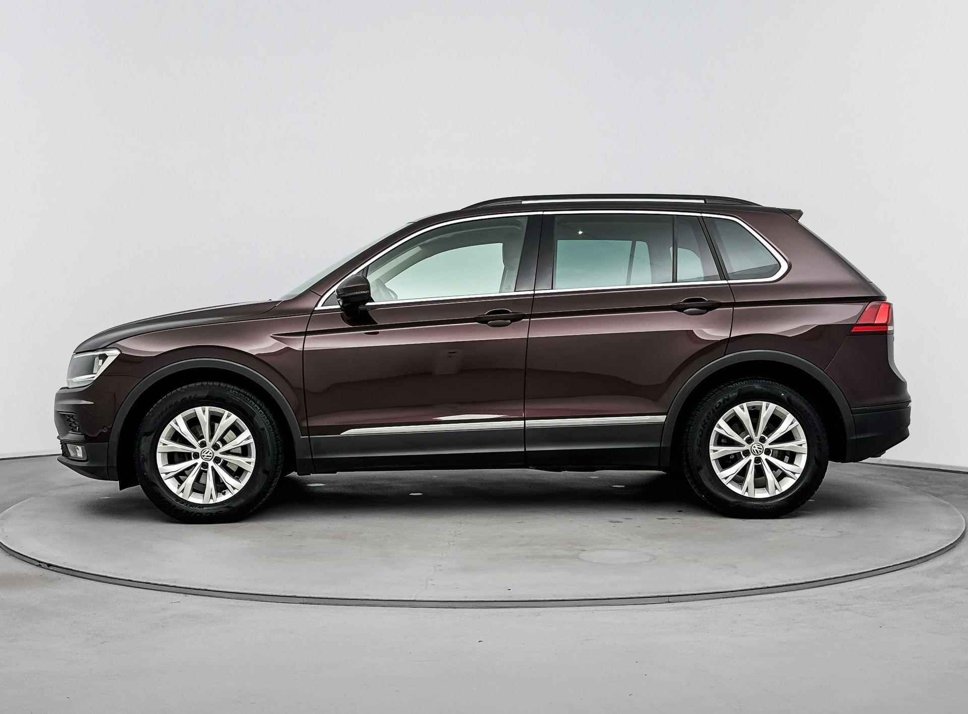 Volkswagen Tiguan 1.5 TSI ACT COMFORTLINE BUSINESS | TREKHAAK | NAVI | LEDER | PANORAMADAK | 17'' LMVELGEN | - 4/33