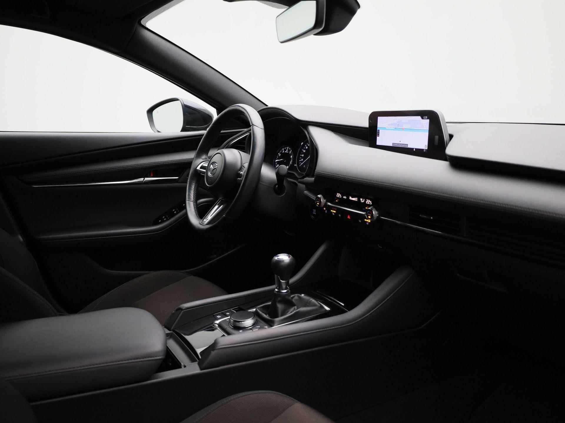 Mazda 3 2.0 e-SkyActiv-X M Hybrid 186 Comfort | Navigatie | Climate control | Parkeer sensoren | DAB | Stoel/Stuur verwarming | Camera | LMV | Adaptive cruise control - 31/38