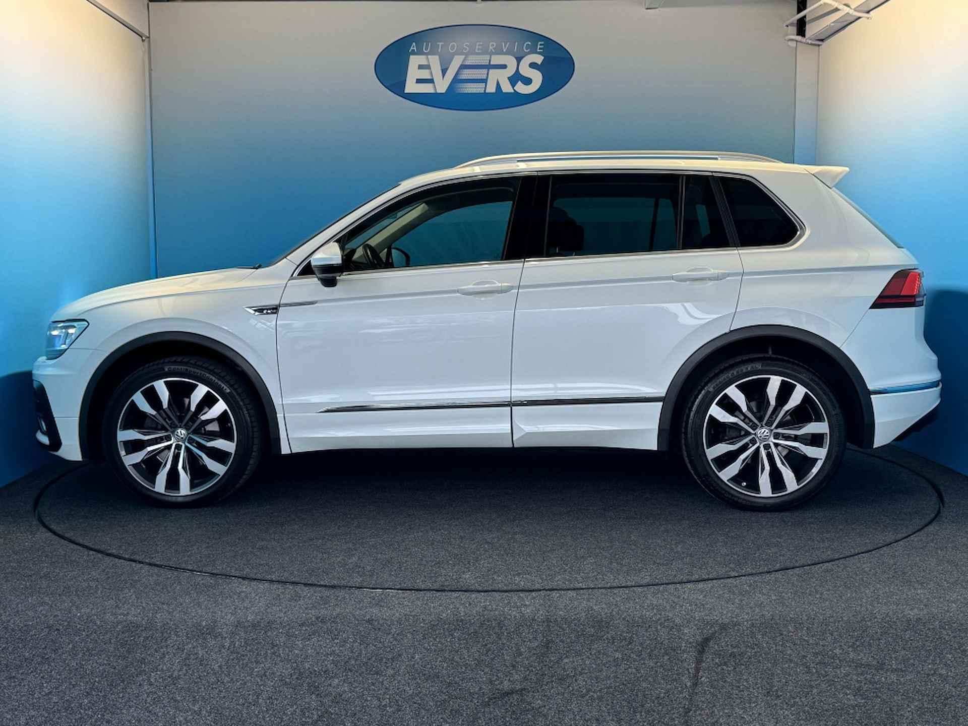 Volkswagen Tiguan 2.0 TSI 4M. Highline - 3/36