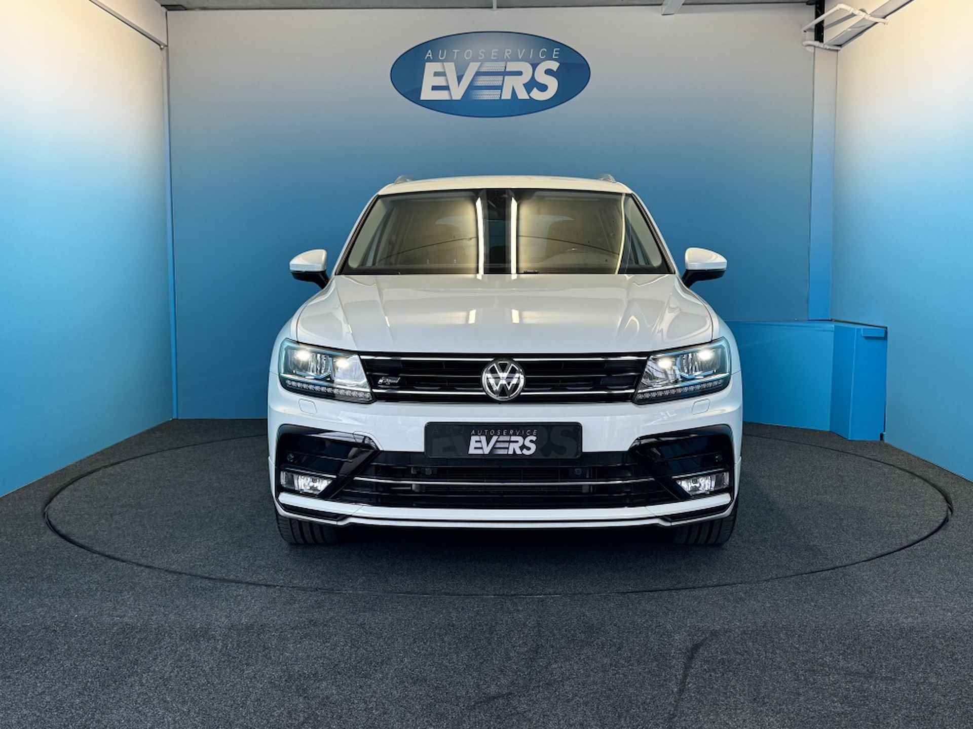 Volkswagen Tiguan 2.0 TSI 4M. Highline - 8/36