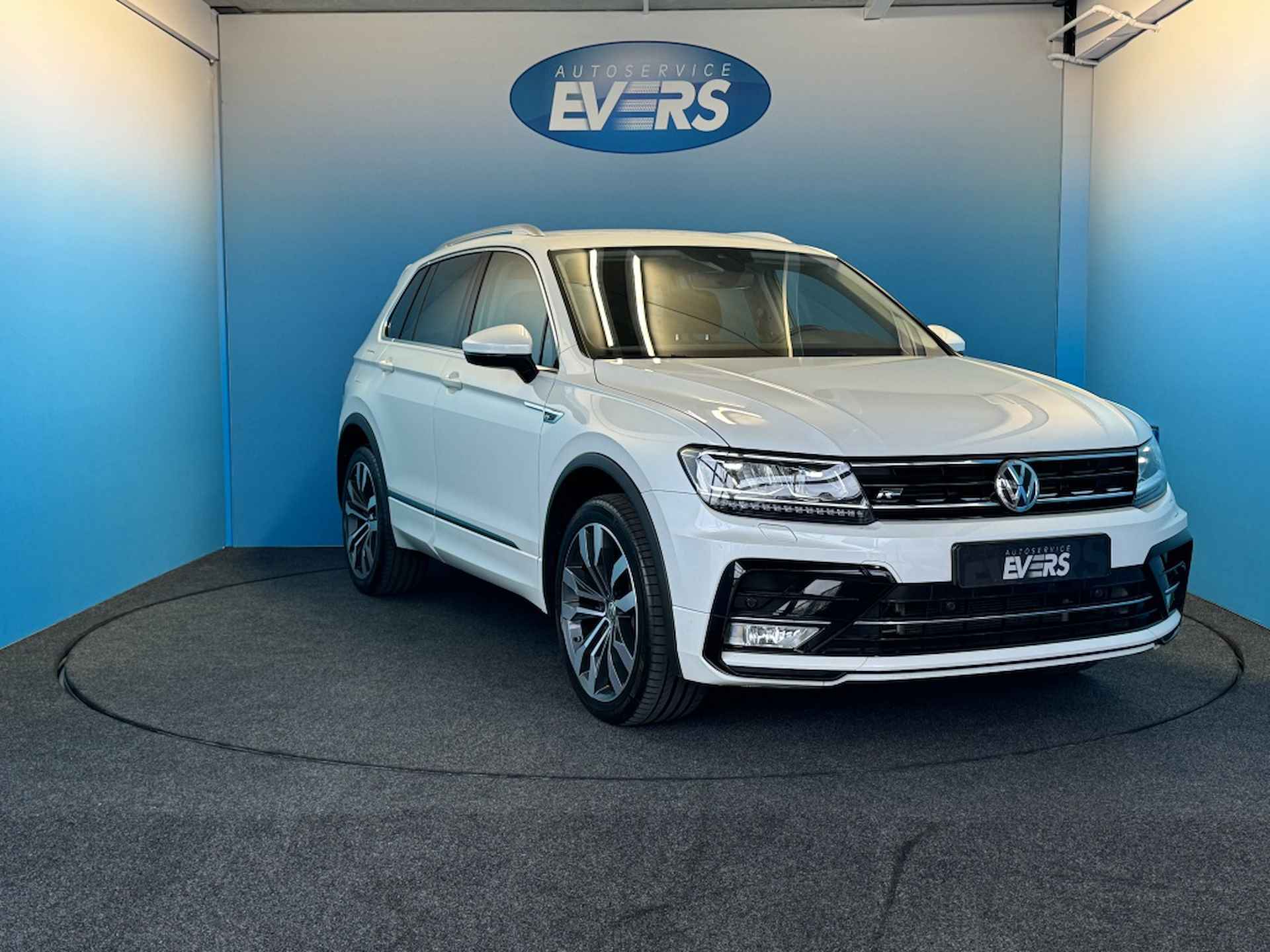 Volkswagen Tiguan 2.0 TSI 4M. Highline - 10/36