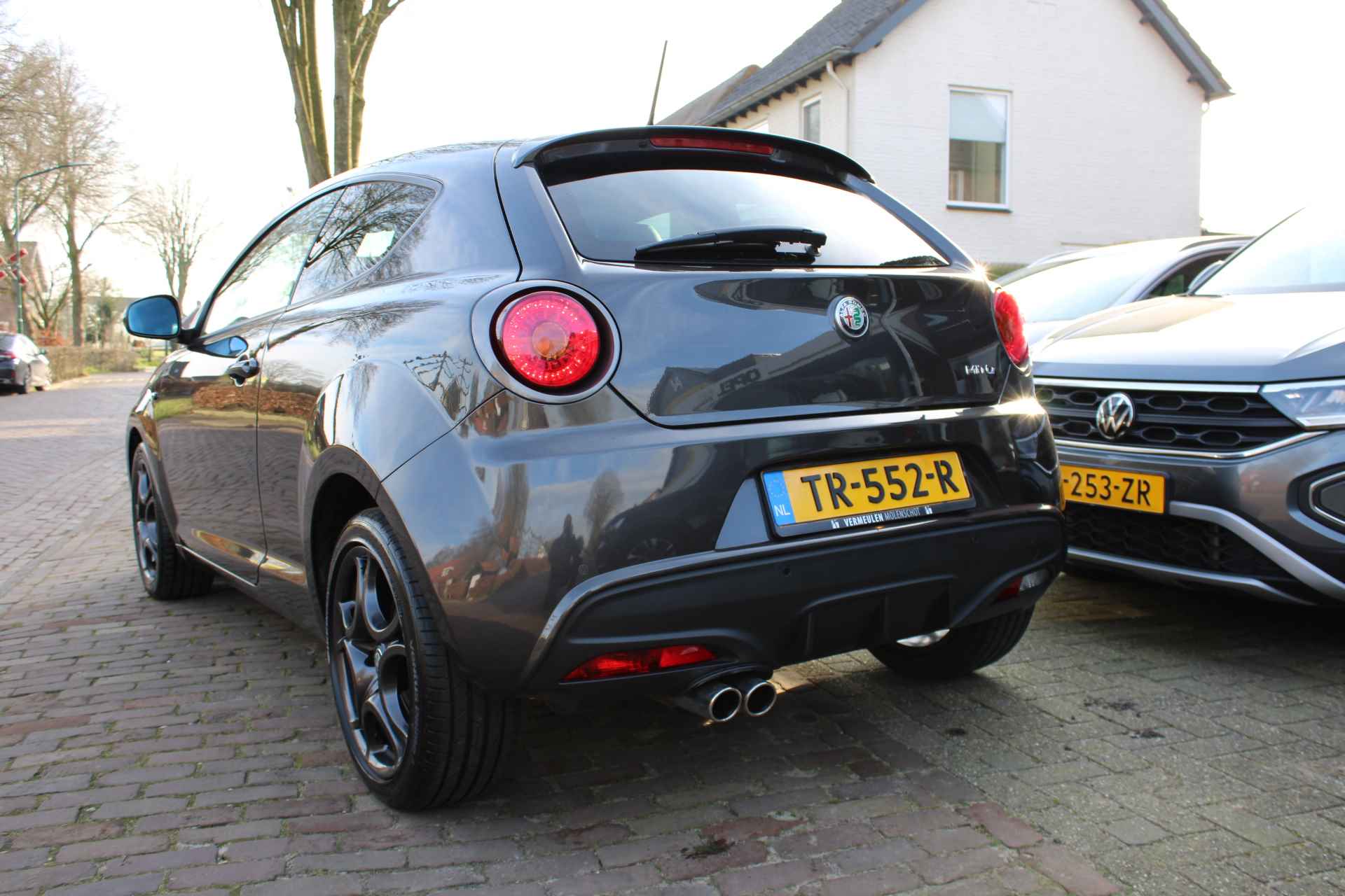 Alfa Romeo Mito 0.9 Turbo TwinAir ECO 100PK Business Super + 17"/ Navi/ Clima/ Leder/ NL auto - 9/40