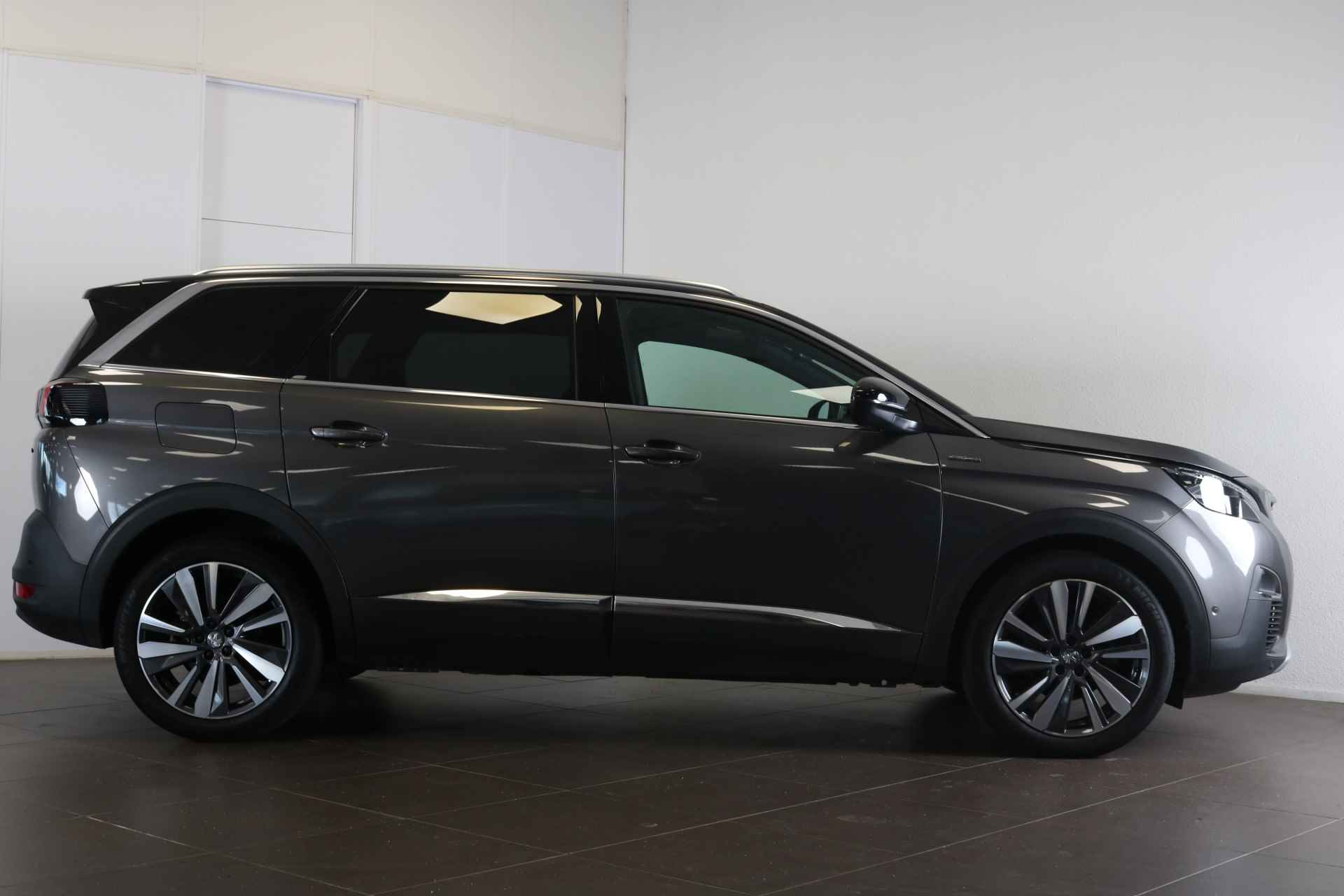 Peugeot 5008 1.2 PureTech 130PK GT-Line Automaat EAT8 | Navi | Adaptive Cruise | Clima | Camera | Panoramadak | Elektrische Achterklep | Parkeersensoren V+A | Keyless | 19" Lichtmetaal | Metallic | - 5/59