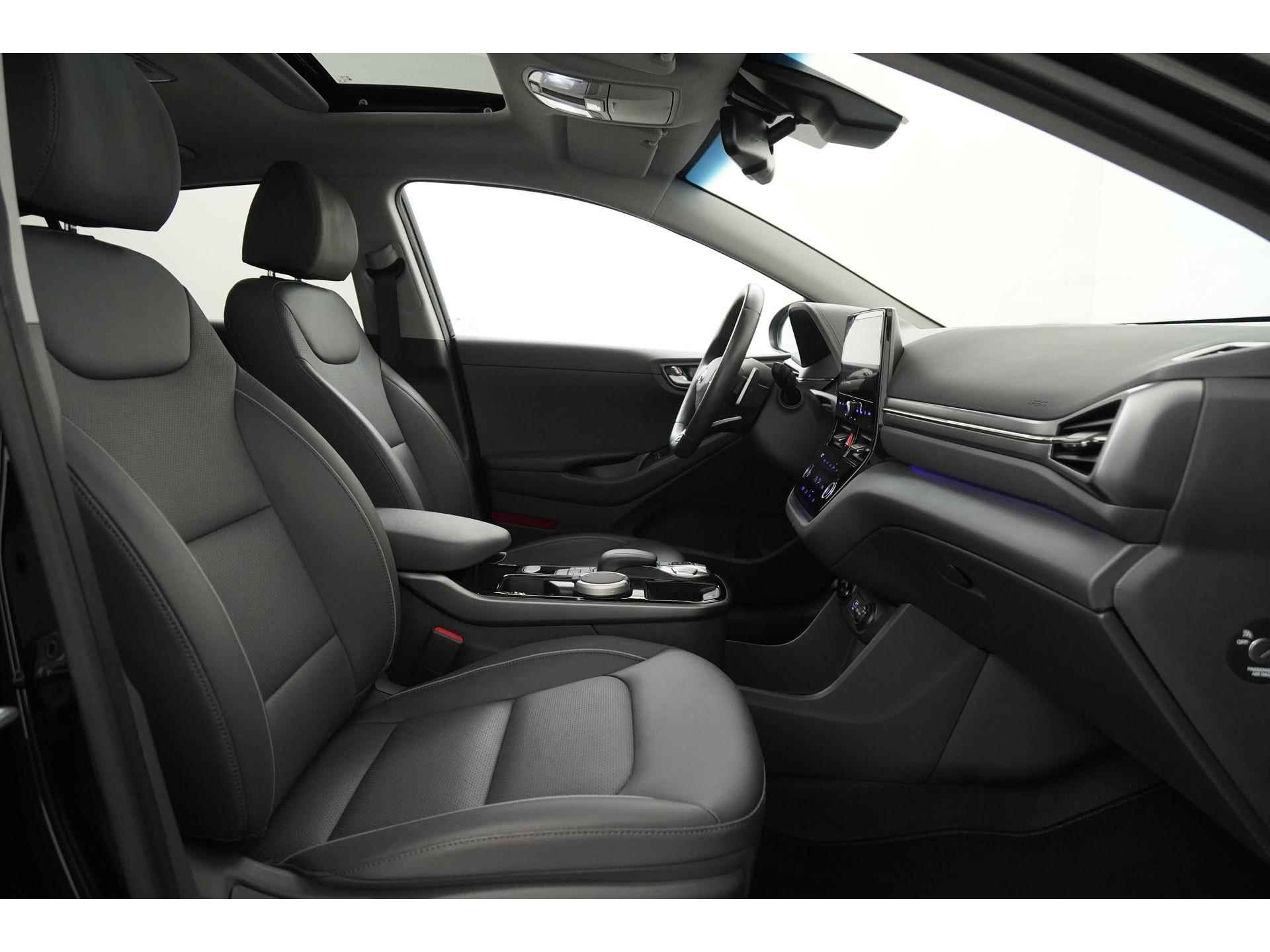 Hyundai IONIQ Premium Sky EV 38 kWh | 21945 na subsidie | Schuifdak | Zondag Open! - 3/47