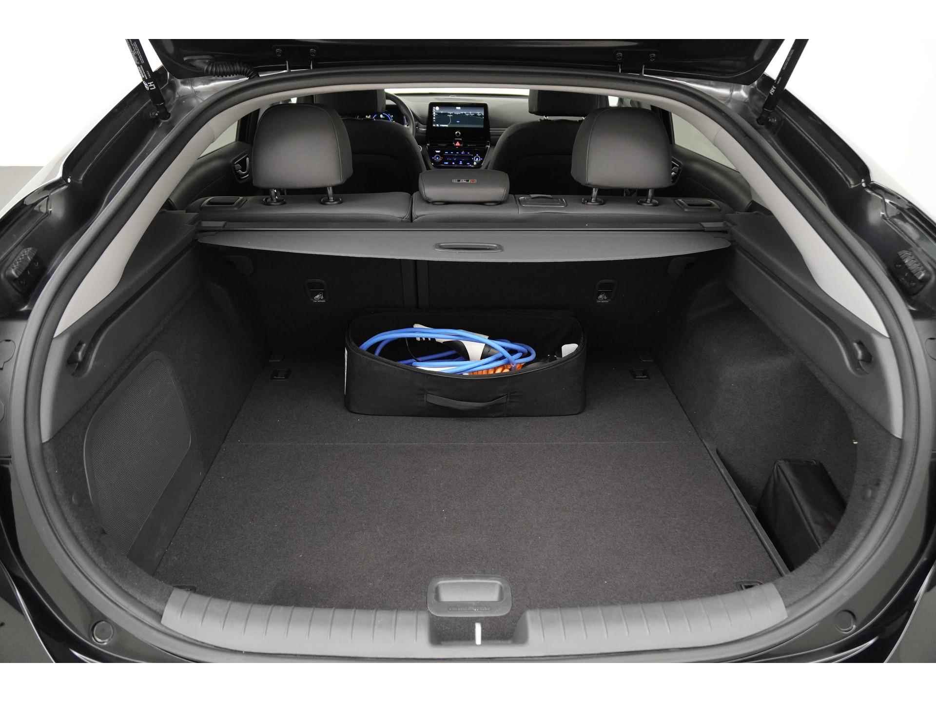 Hyundai IONIQ Premium Sky EV 38 kWh | 21945 na subsidie | Schuifdak | Zondag Open! - 24/47