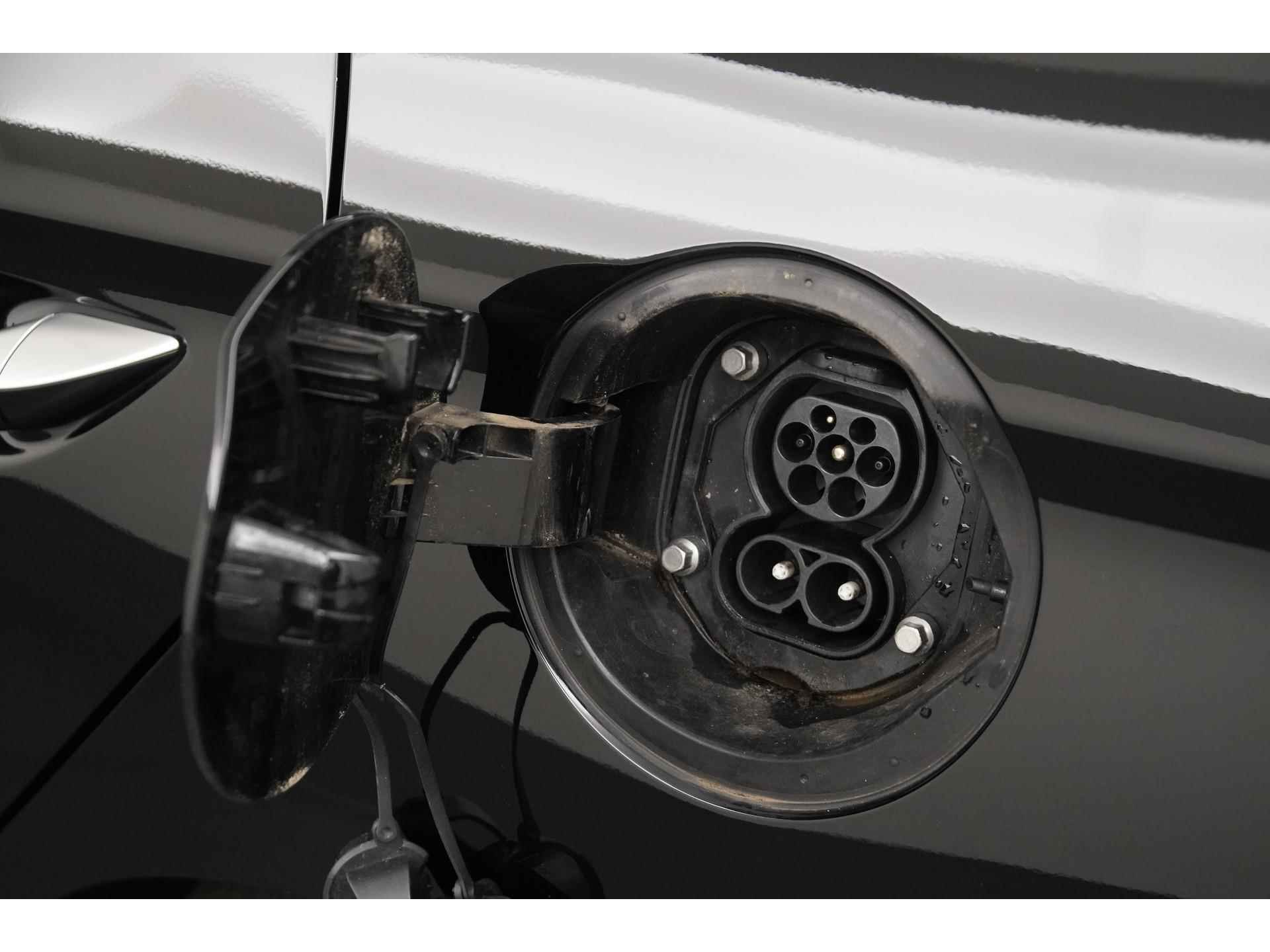 Hyundai IONIQ Premium Sky EV 38 kWh | 21945 na subsidie | Schuifdak | Zondag Open! - 25/47