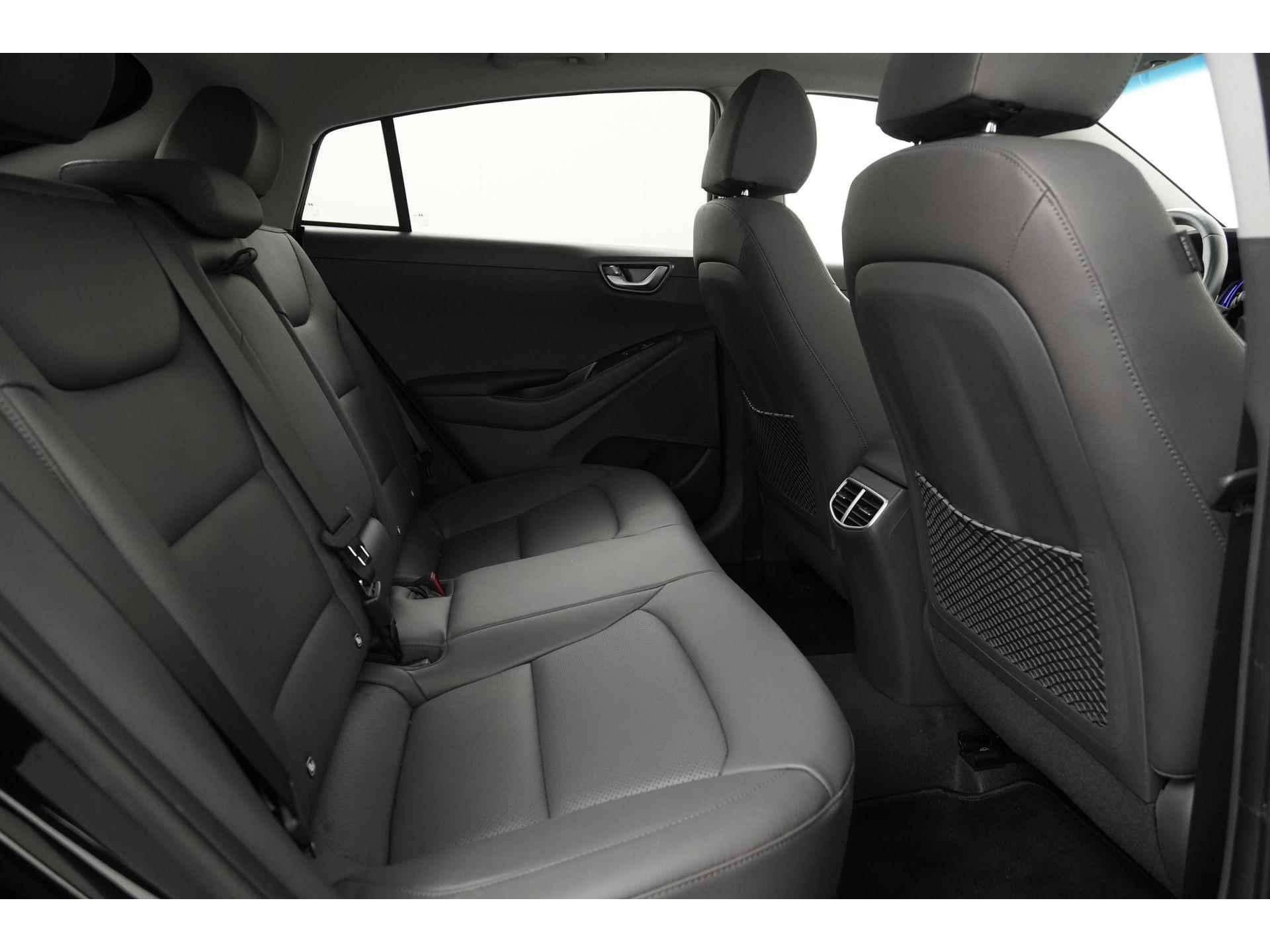 Hyundai IONIQ Premium Sky EV 38 kWh | 21945 na subsidie | Schuifdak | Zondag Open! - 27/47