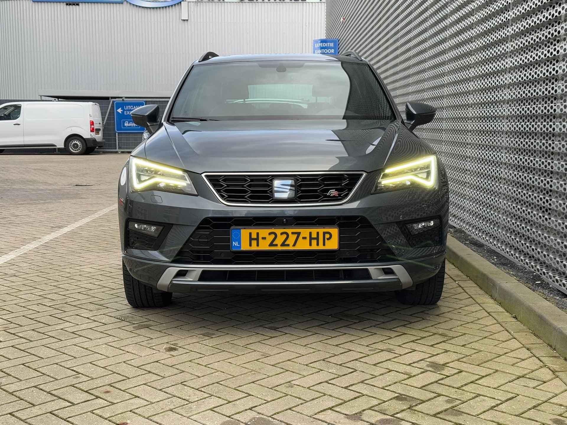 SEAT Ateca 1.5 TSI FR Business Intense / Panoramadak / 360 Camera / Beats Audio / Digitale Cockpit / Stoelverwarming P4 - 11/32