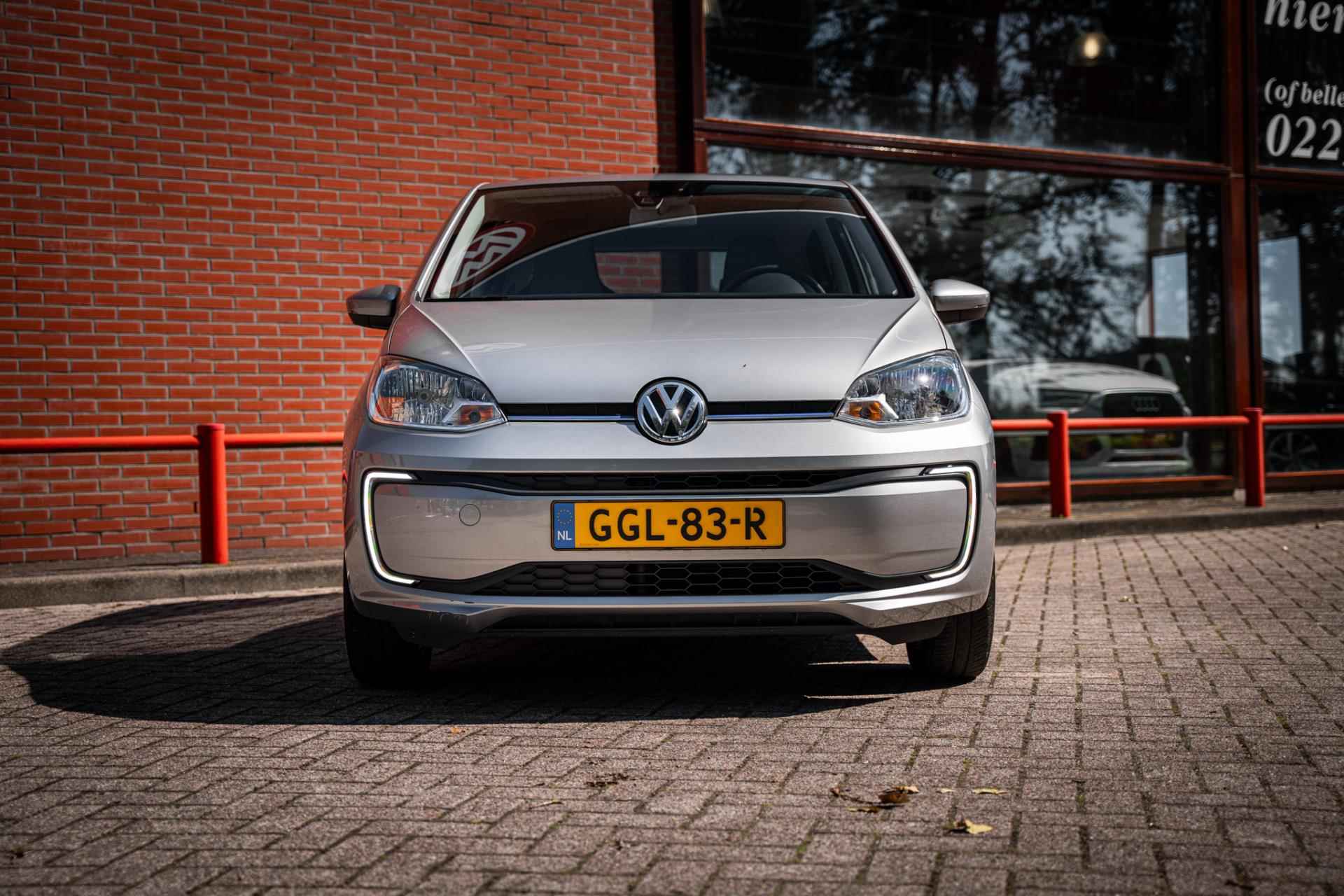 Volkswagen E-Up! 16Kwh |Snellaadaansluiting | Cruise control | Parkeer hulp | Camera | Stoelverwarming | Climate control | - 19/46