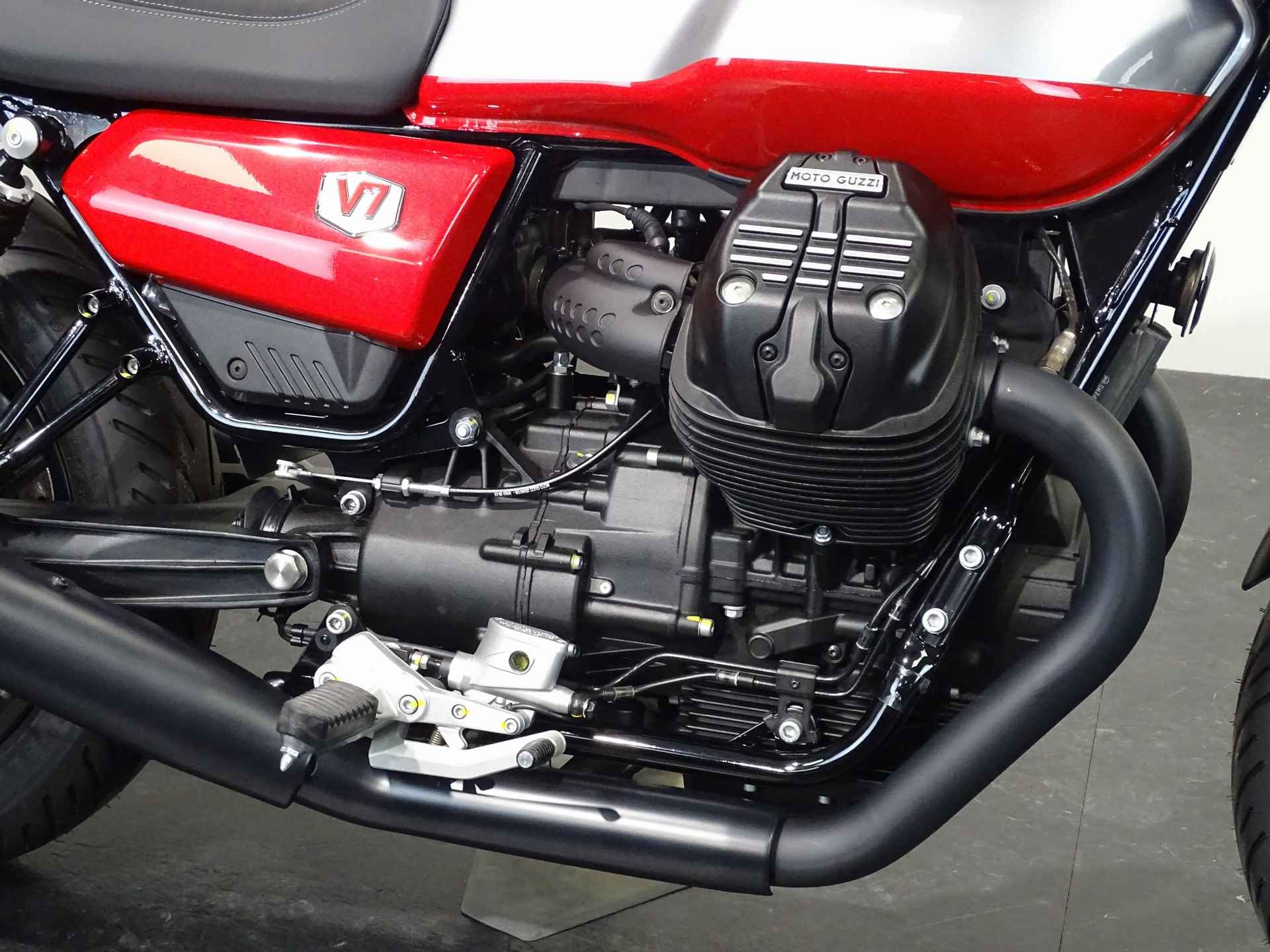 Moto Guzzi V 7 STONE CORSA - 4/12